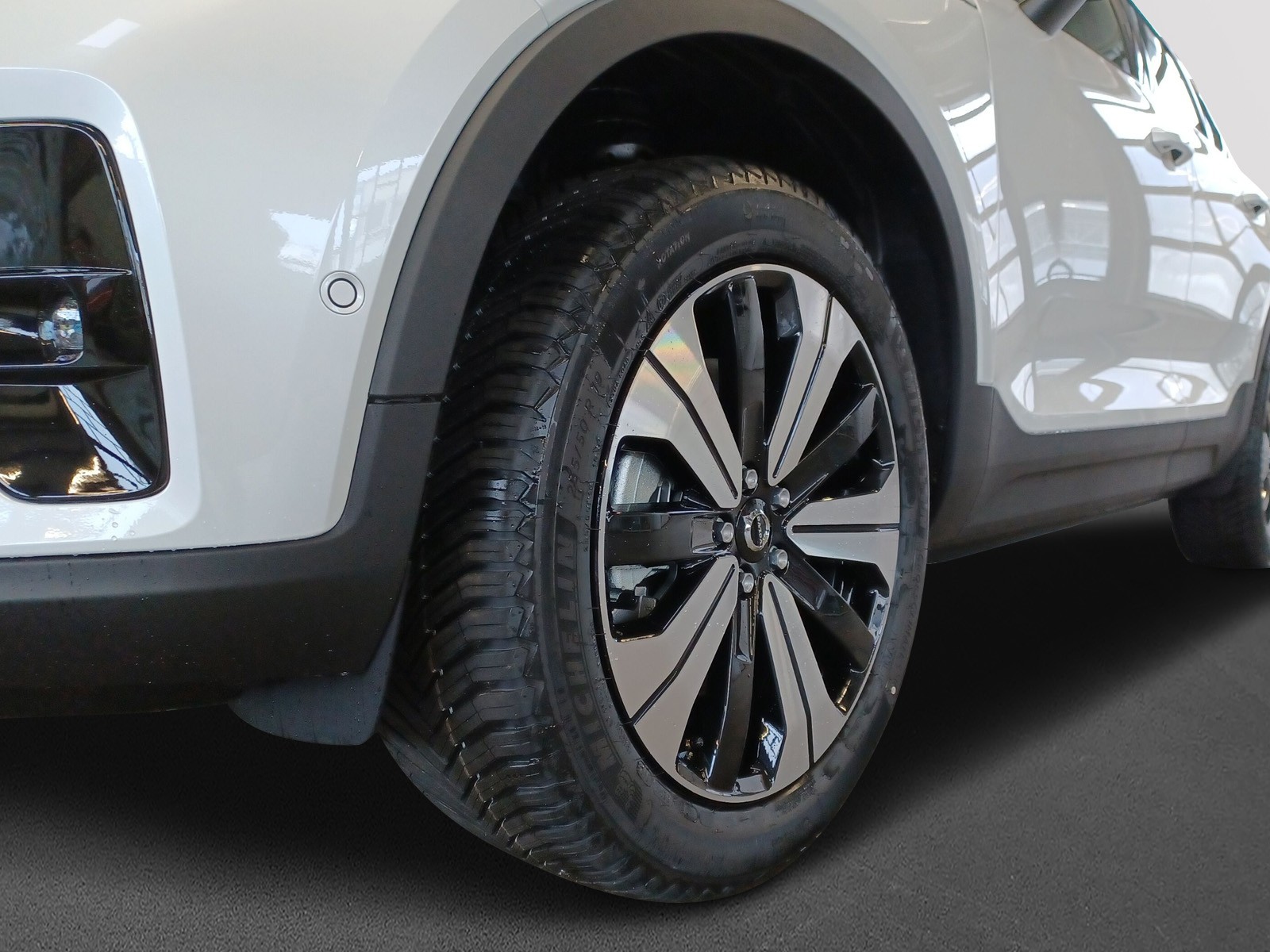 VOLVO C40 P8 Twin Recharge Ultimate AWD-image-4