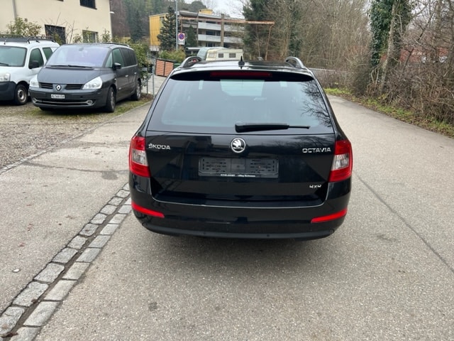 SKODA Octavia Combi 2.0 TDI Swiss Edition 4x4 DSG-image-4
