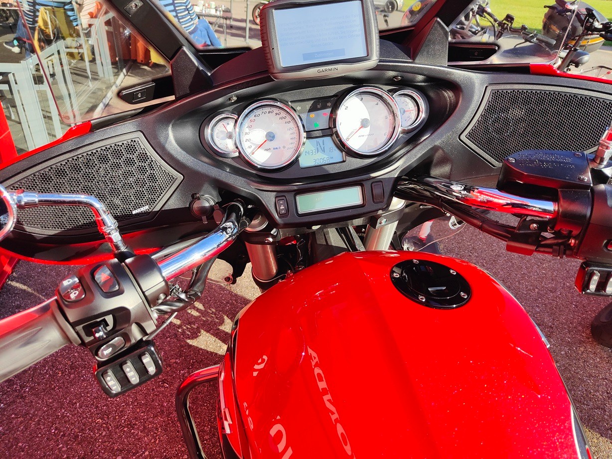 VICTORY Cross Country-showroom-element-3