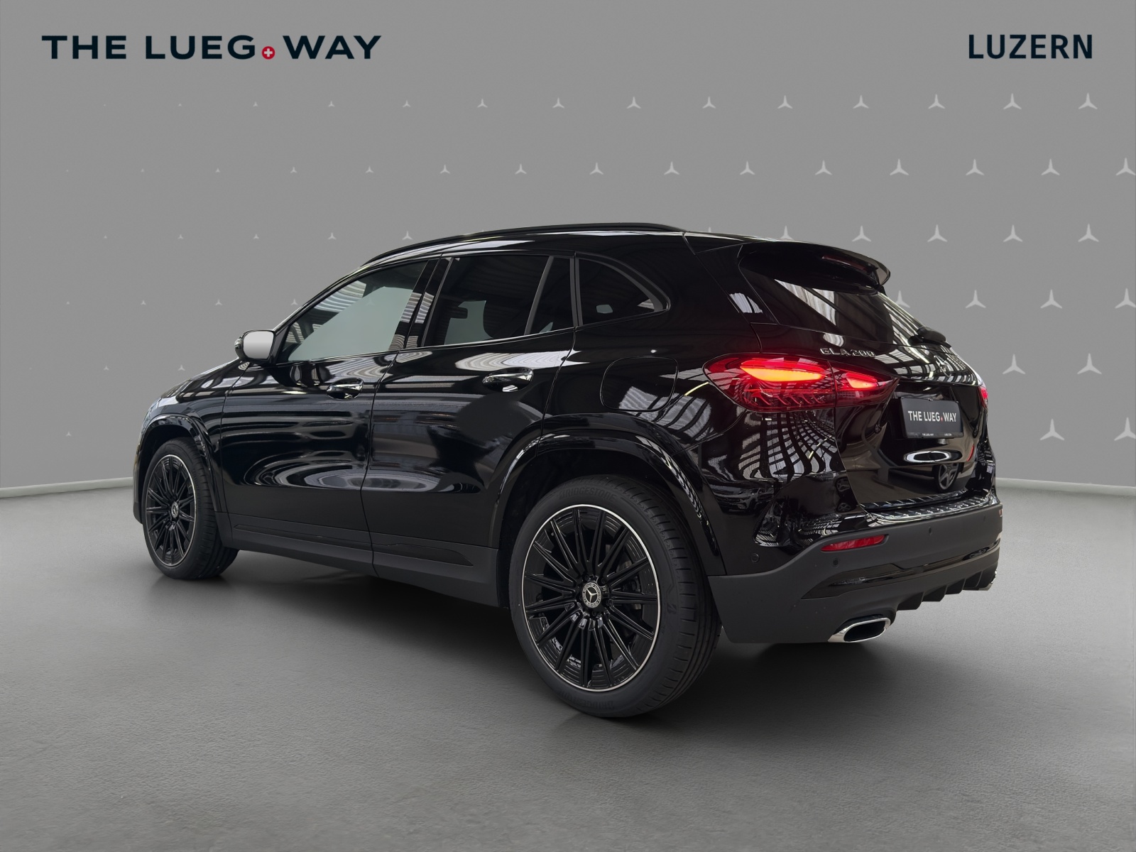 MERCEDES-BENZ GLA 200 Night Star 7G-DCT-image-2