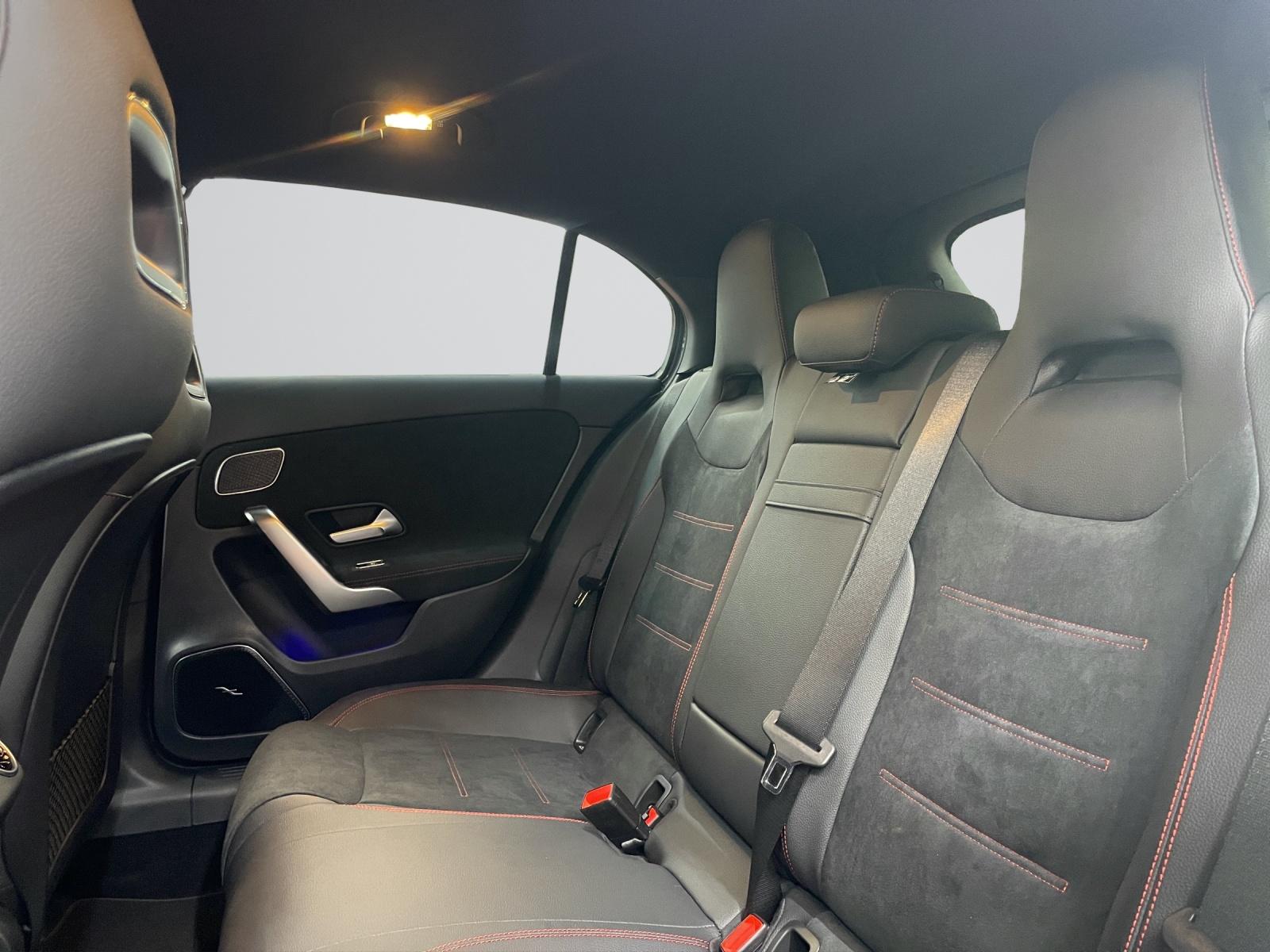 MERCEDES-BENZ A 250 e EQ Star AMG Line-image-7