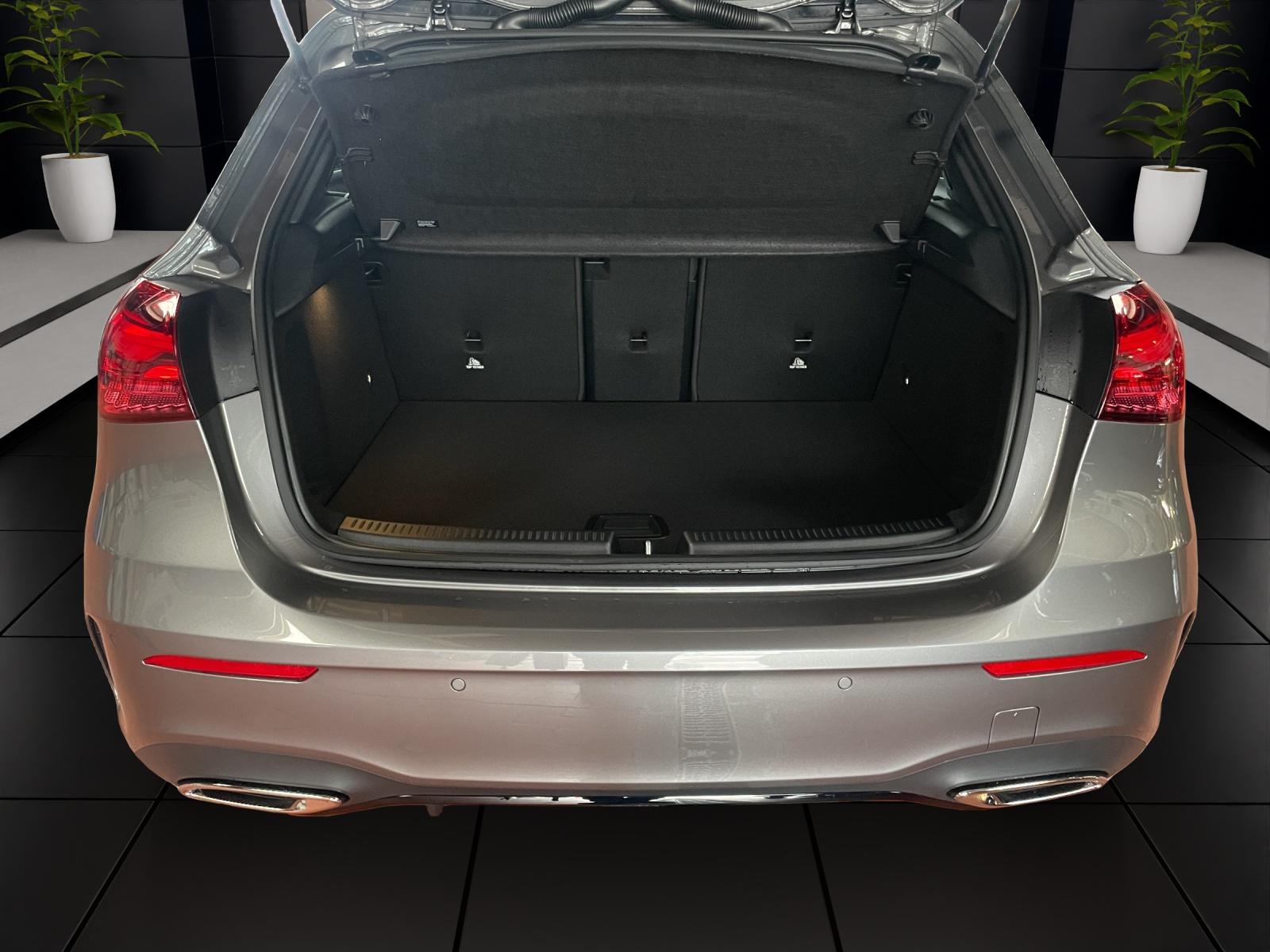 MERCEDES-BENZ A 250 e EQ Star AMG Line-image-8