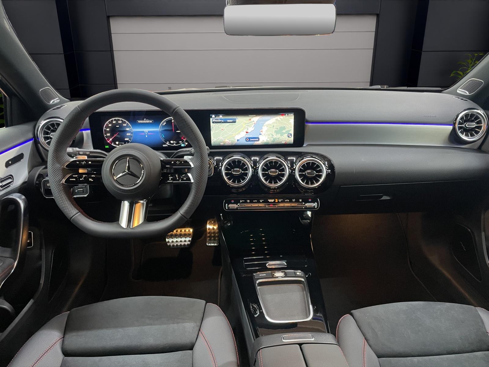 MERCEDES-BENZ A 250 e EQ Star AMG Line-image-4