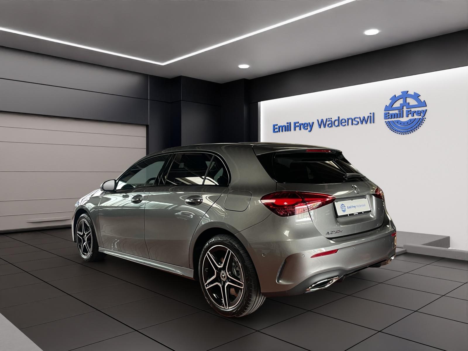 MERCEDES-BENZ A 250 e EQ Star AMG Line-image-2