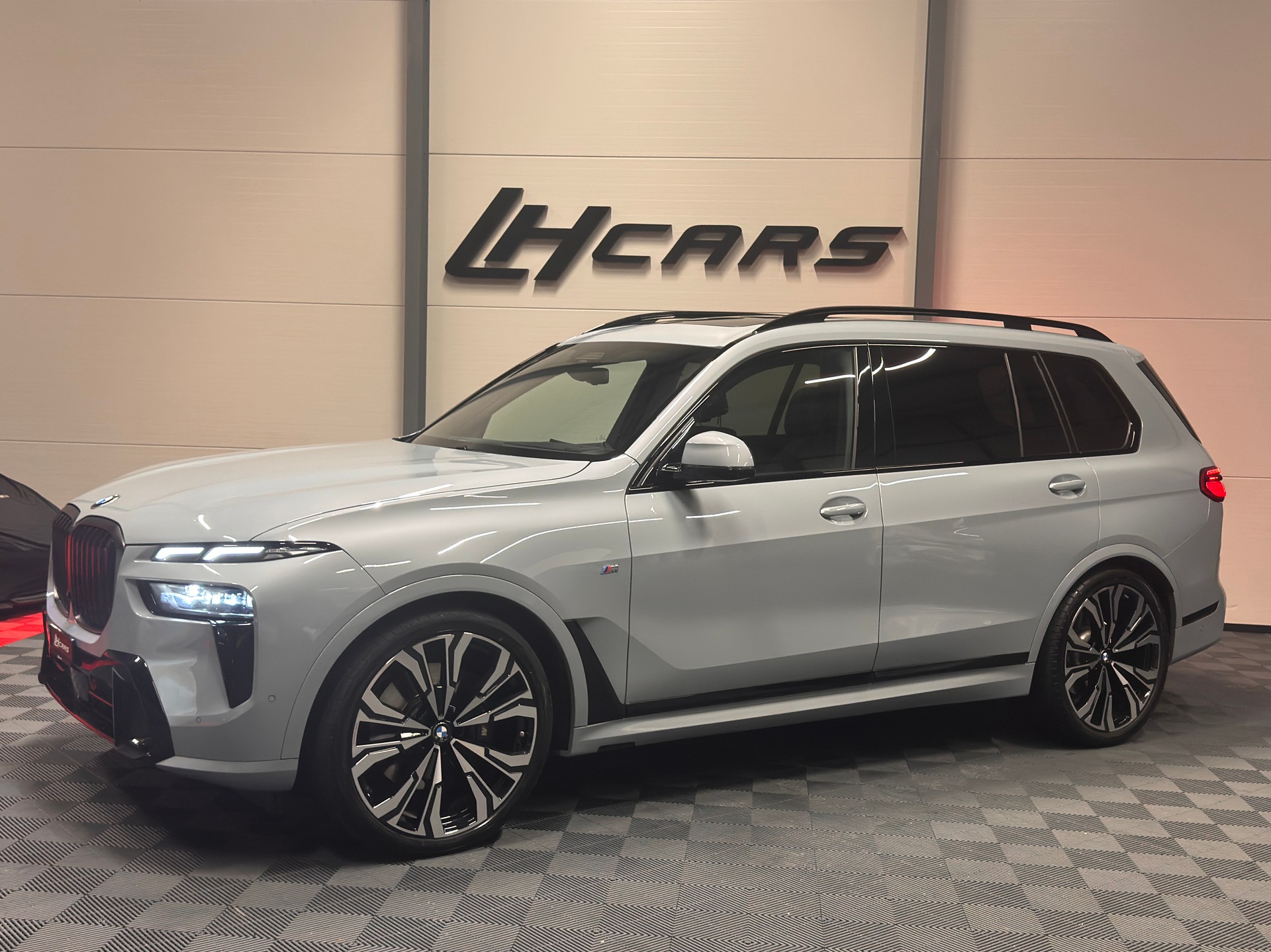 BMW X7 40d xDrive SAG M-Sport 6-Plätzer-image-0