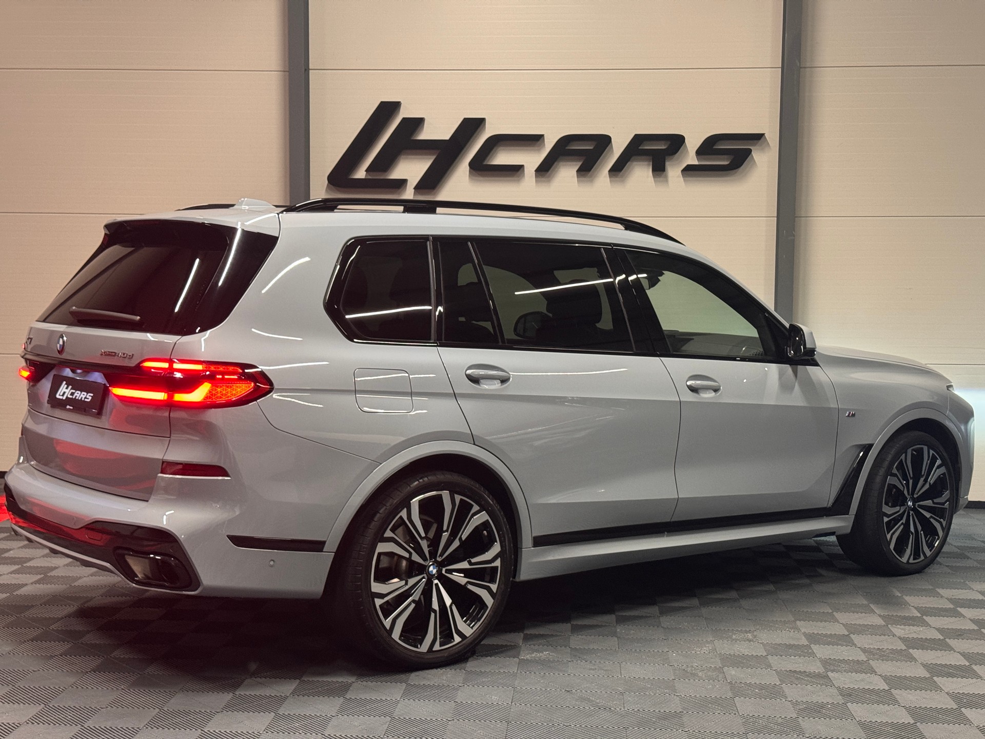 BMW X7 40d xDrive SAG M-Sport 6-Plätzer-image-4