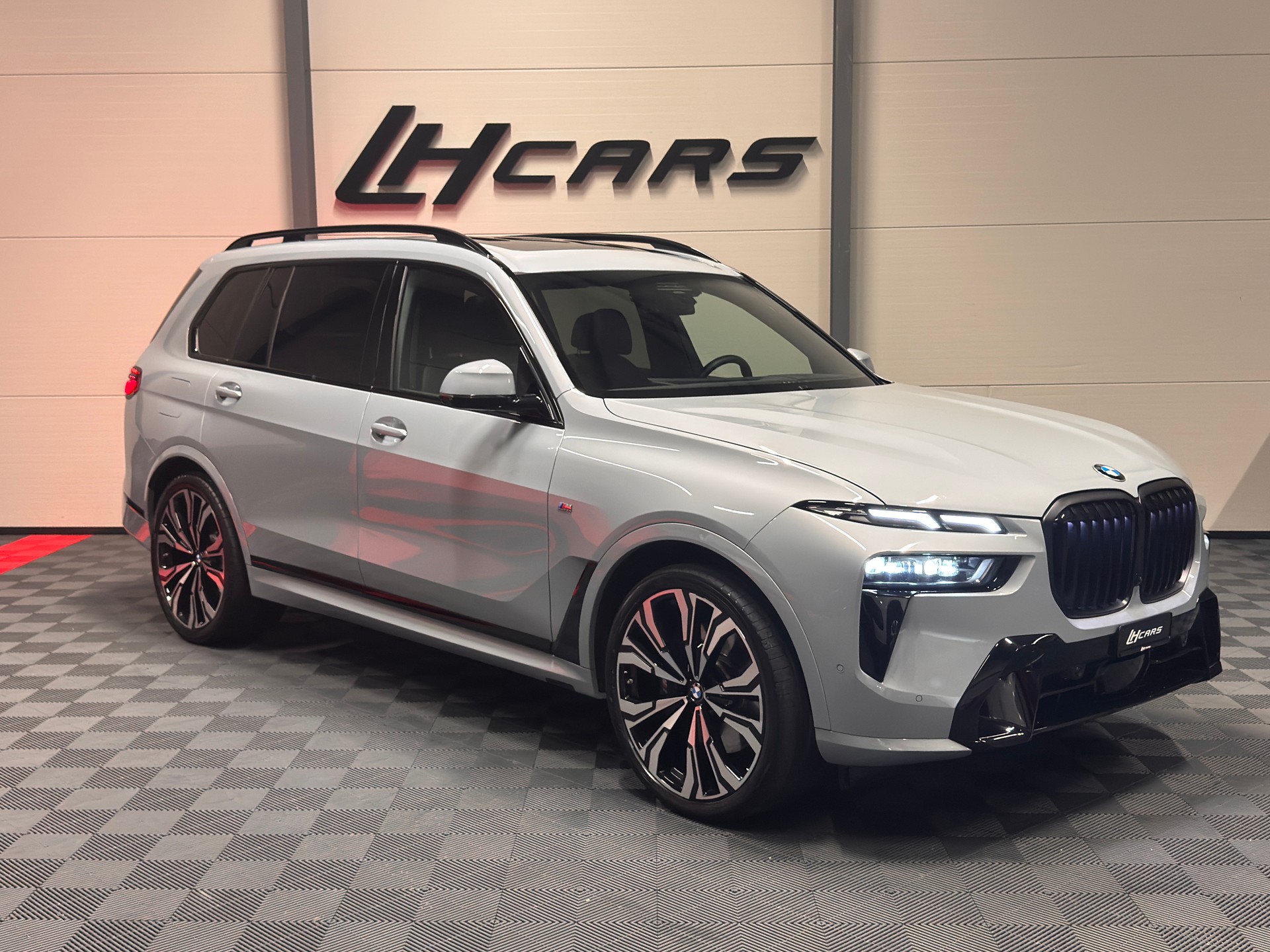 BMW X7 40d xDrive SAG M-Sport 6-Plätzer-image-6