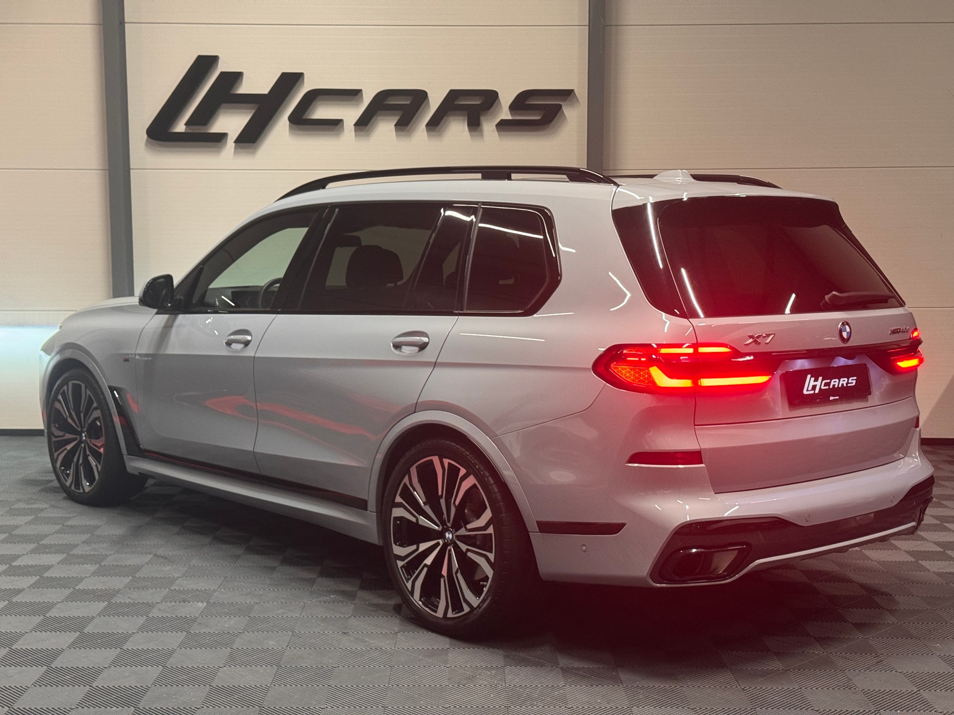 BMW X7 40d xDrive SAG M-Sport 6-Plätzer-image-2