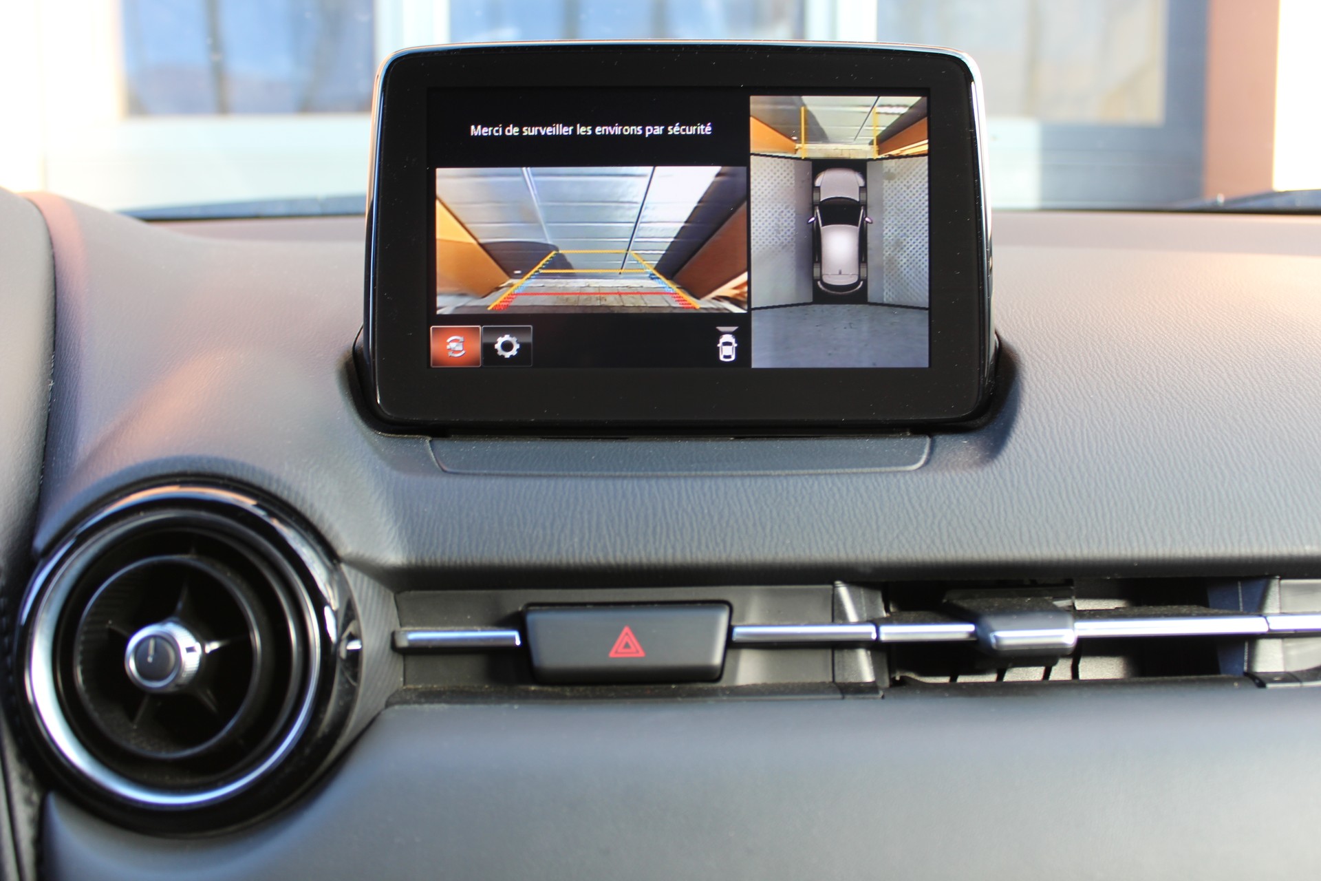 MAZDA CX-3 SKYACTIV-G 121 Revolution FWD Automat - "Tempomat Adaptatif * GPS * Caméra de Recuil * Sièges/Volant Chauffant"-image-13