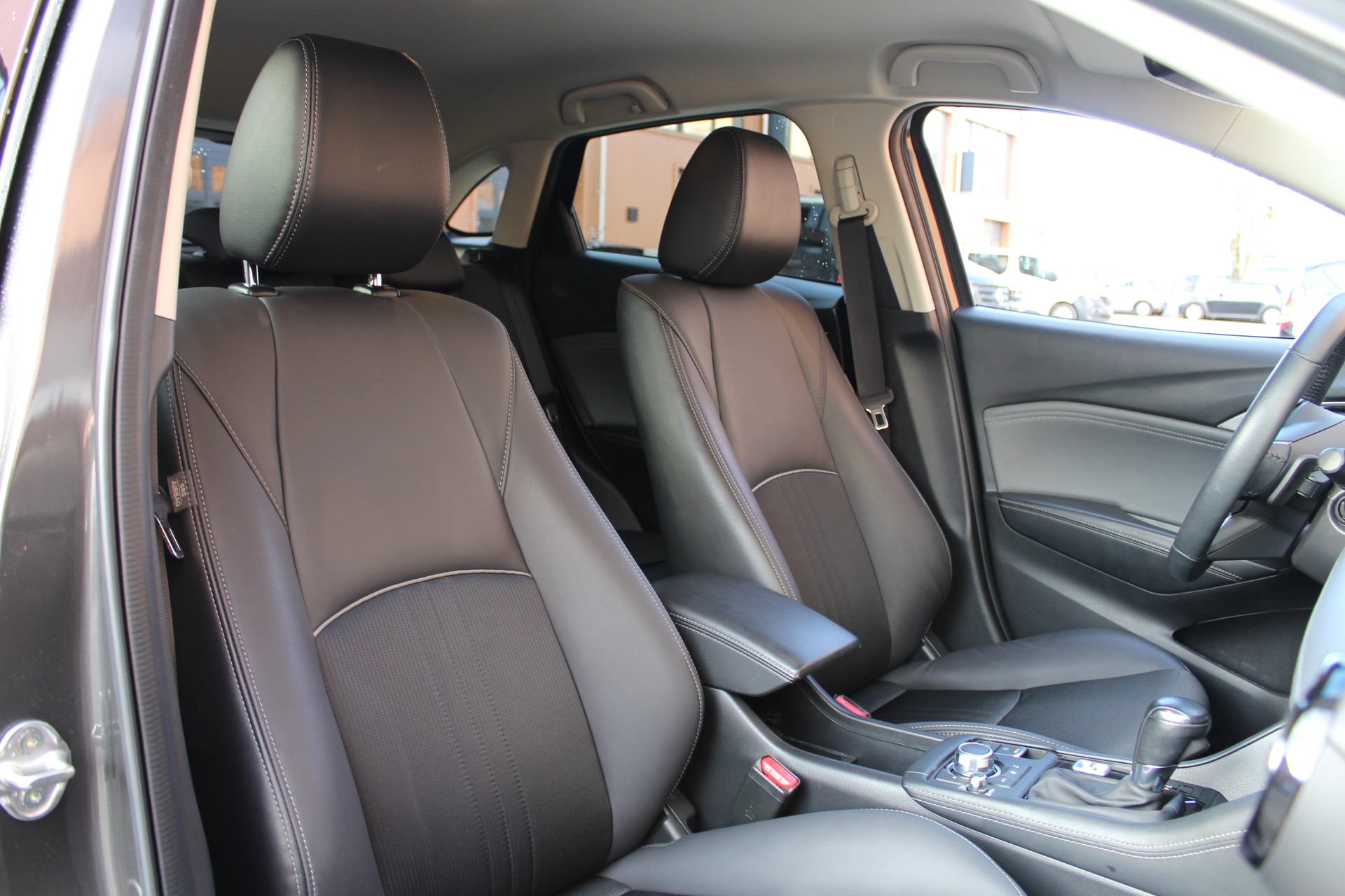 MAZDA CX-3 SKYACTIV-G 121 Revolution FWD Automat - "Tempomat Adaptatif * GPS * Caméra de Recuil * Sièges/Volant Chauffant"-image-19
