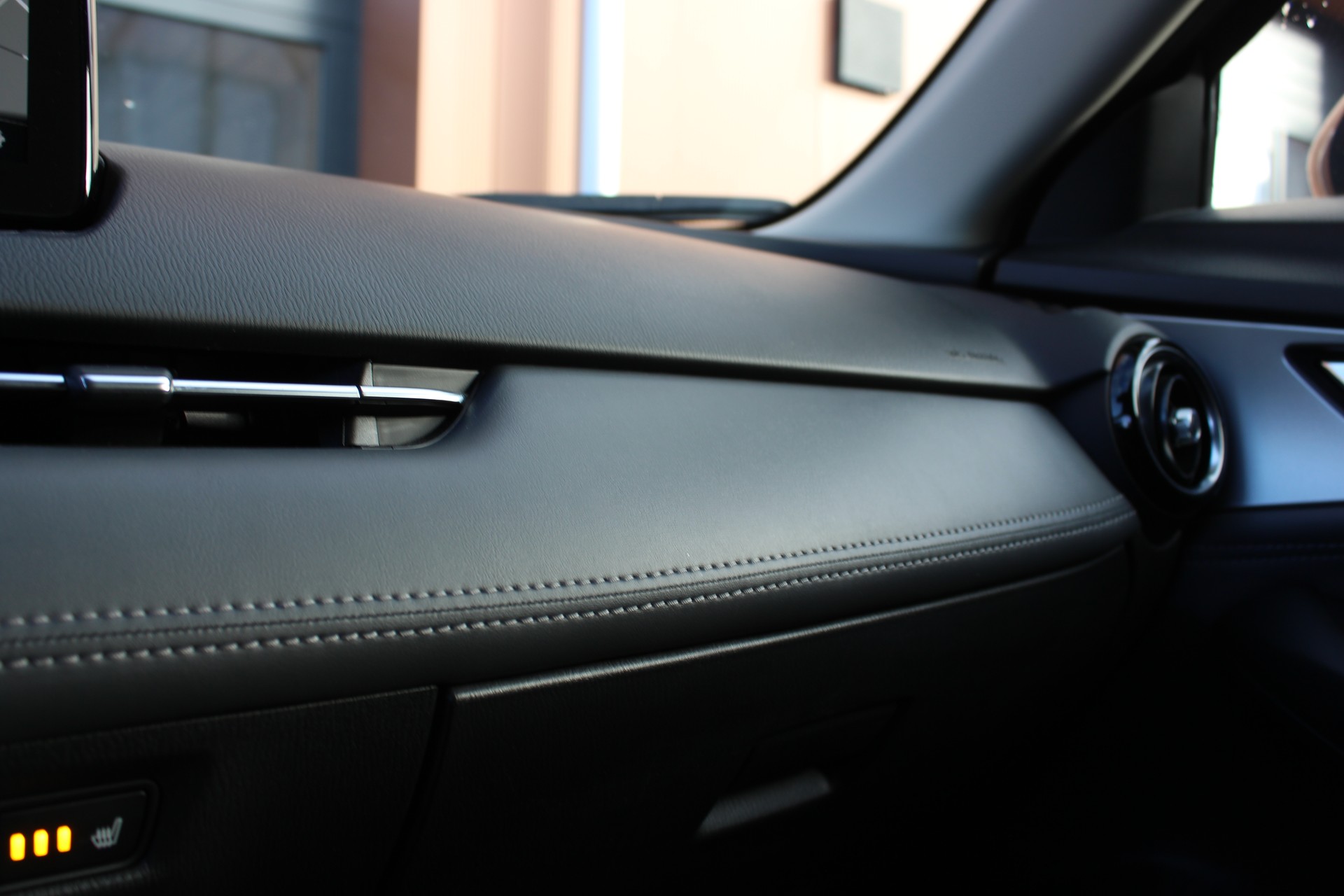 MAZDA CX-3 SKYACTIV-G 121 Revolution FWD Automat - "Tempomat Adaptatif * GPS * Caméra de Recuil * Sièges/Volant Chauffant"-image-16