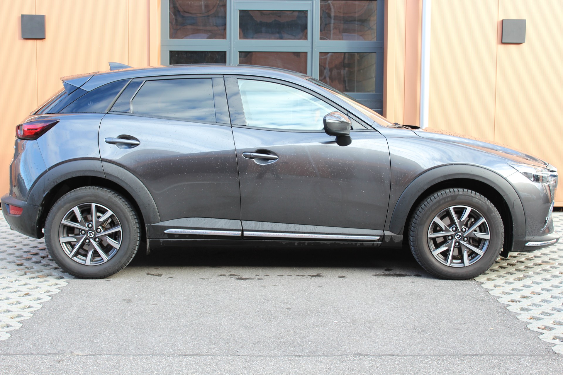MAZDA CX-3 SKYACTIV-G 121 Revolution FWD Automat - "Tempomat Adaptatif * GPS * Caméra de Recuil * Sièges/Volant Chauffant"-image-3