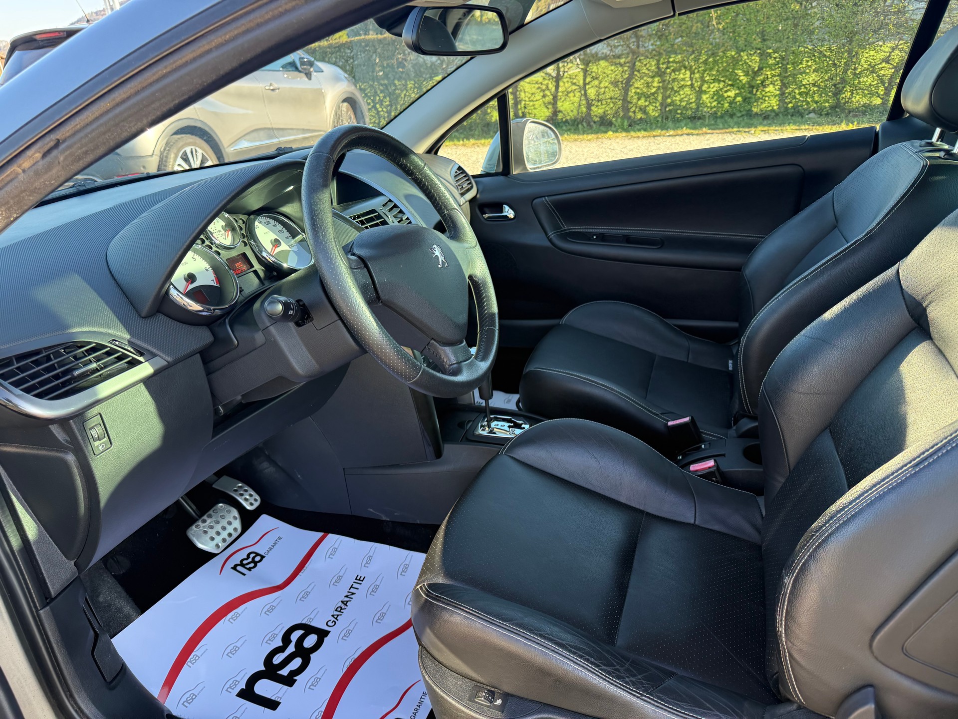 PEUGEOT 207 CC 1.6 16V Roland Garros Automatic-image-7