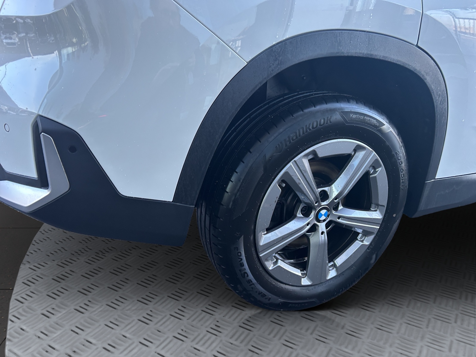 BMW X1 xDrive 20d 48V-image-10