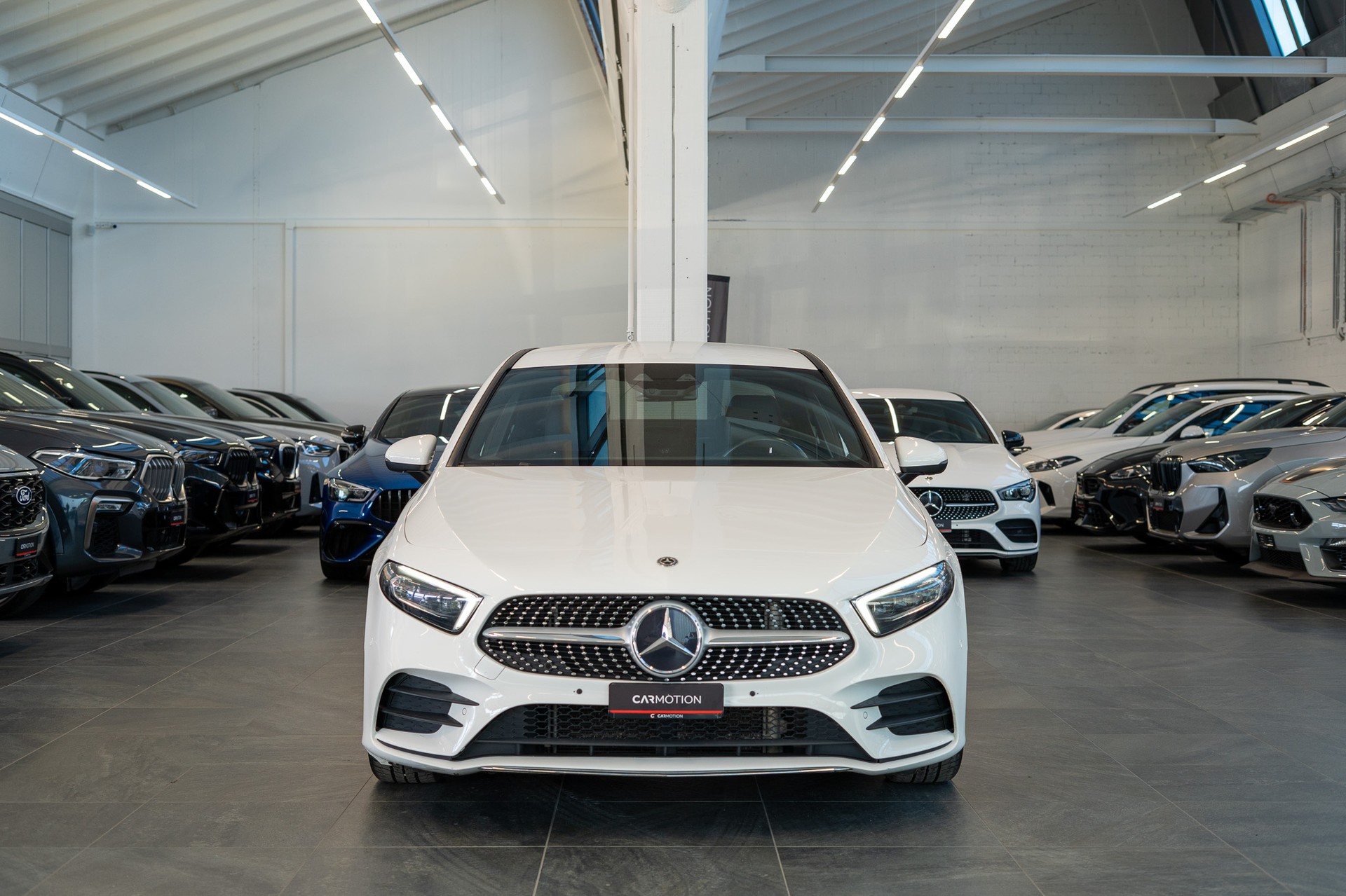 MERCEDES-BENZ A 180 AMG Line Limousine-image-1