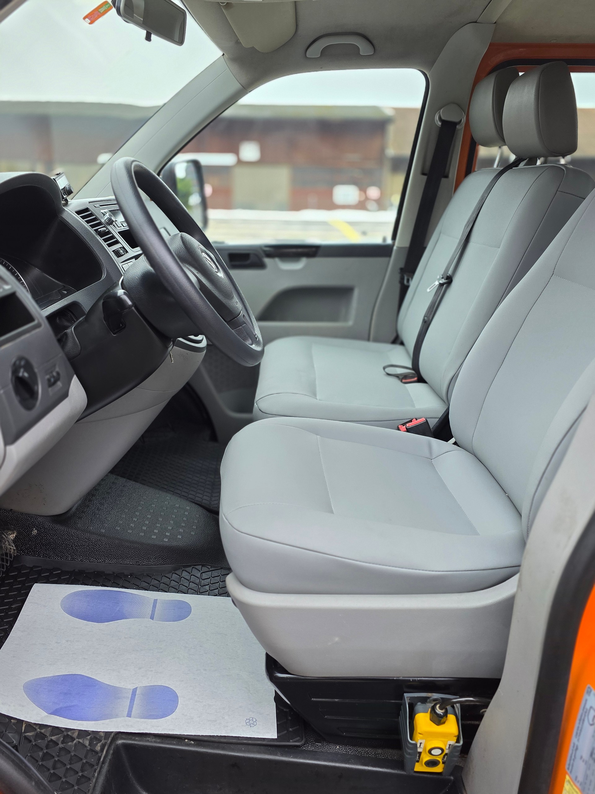 VW T5 2.0 TDI DSG - Kippbrücke-image-8