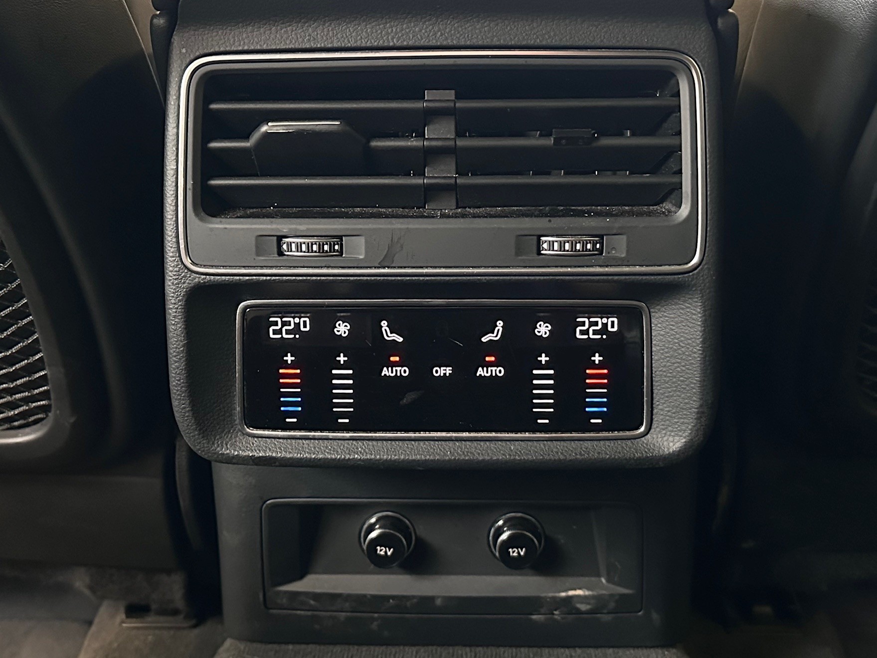 AUDI Q8 55 TFSI quattro tiptronic-image-15