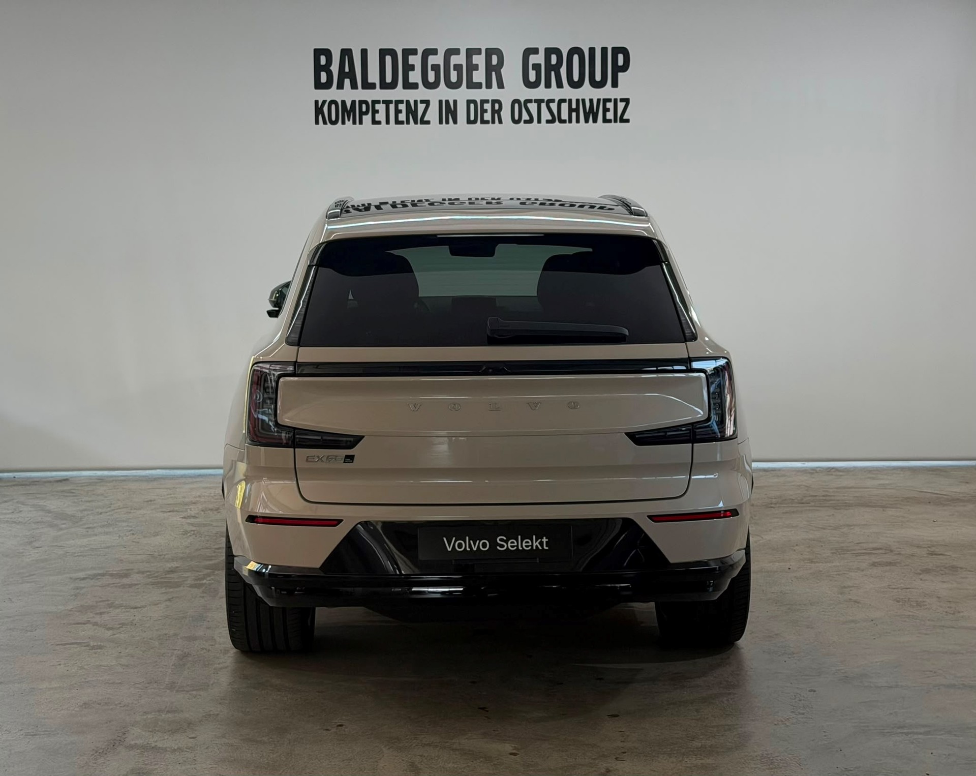 VOLVO EX90 Twin Plus AWD-image-10