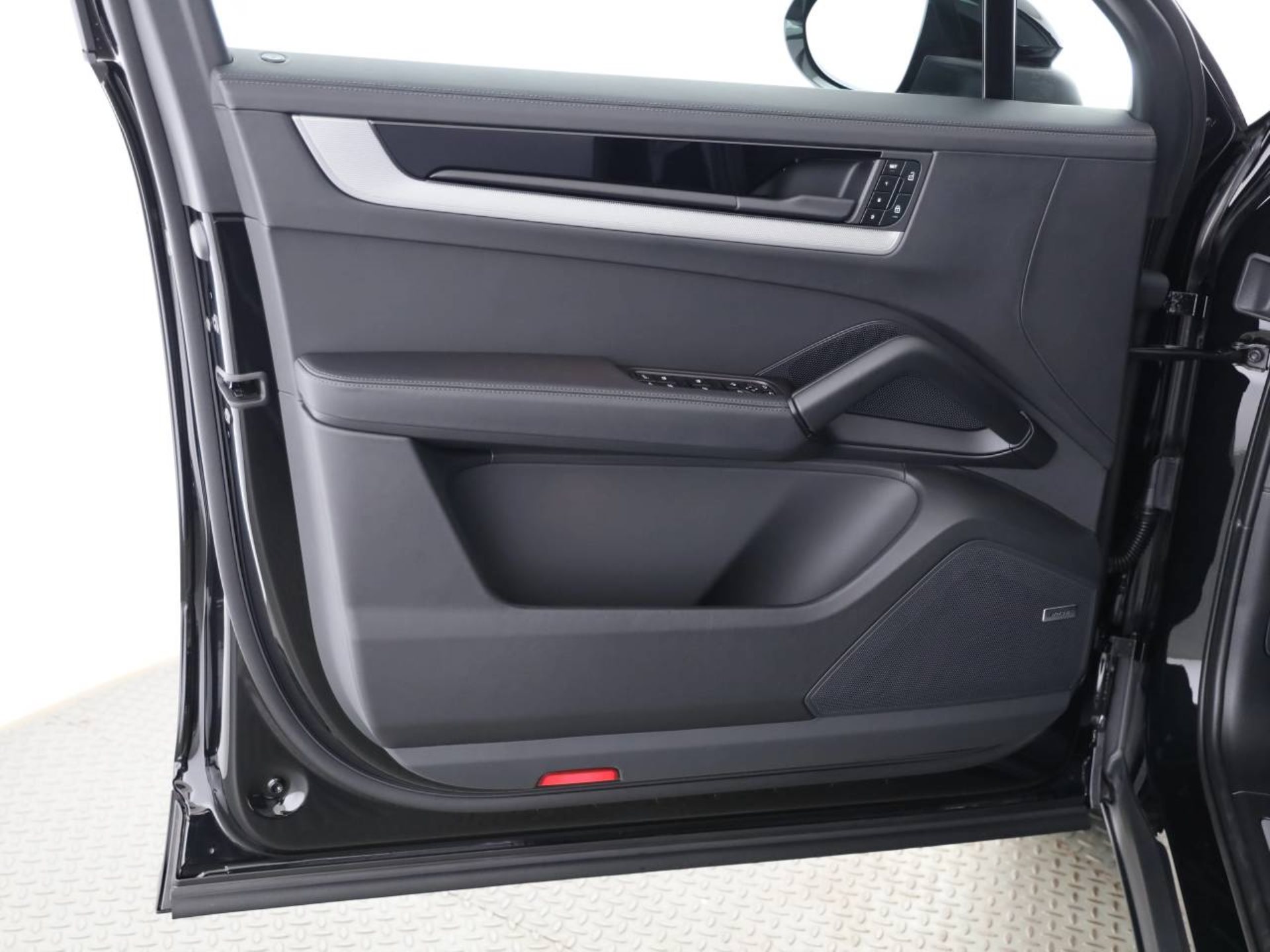 PORSCHE Cayenne-image-9