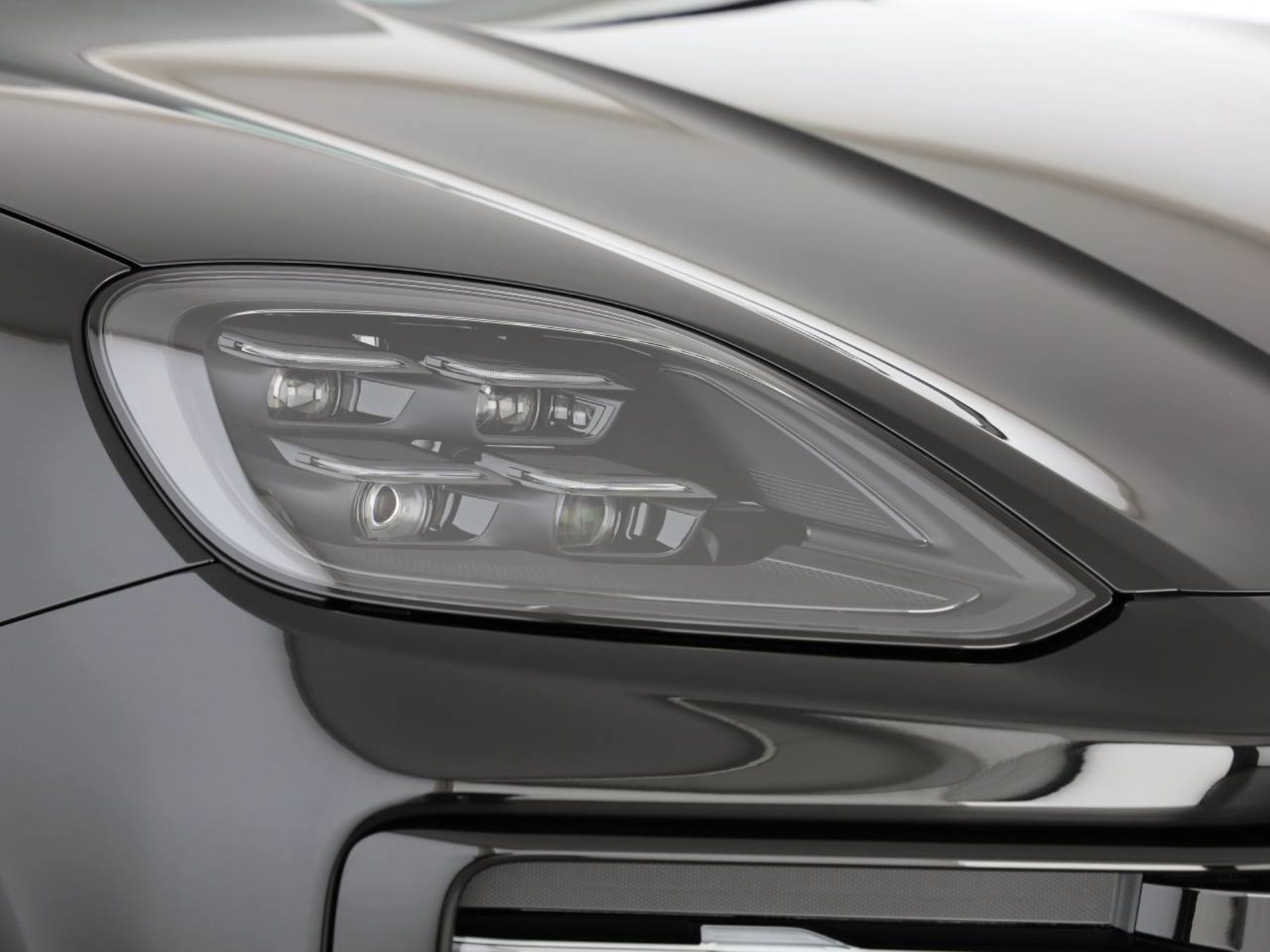 PORSCHE Cayenne-image-19