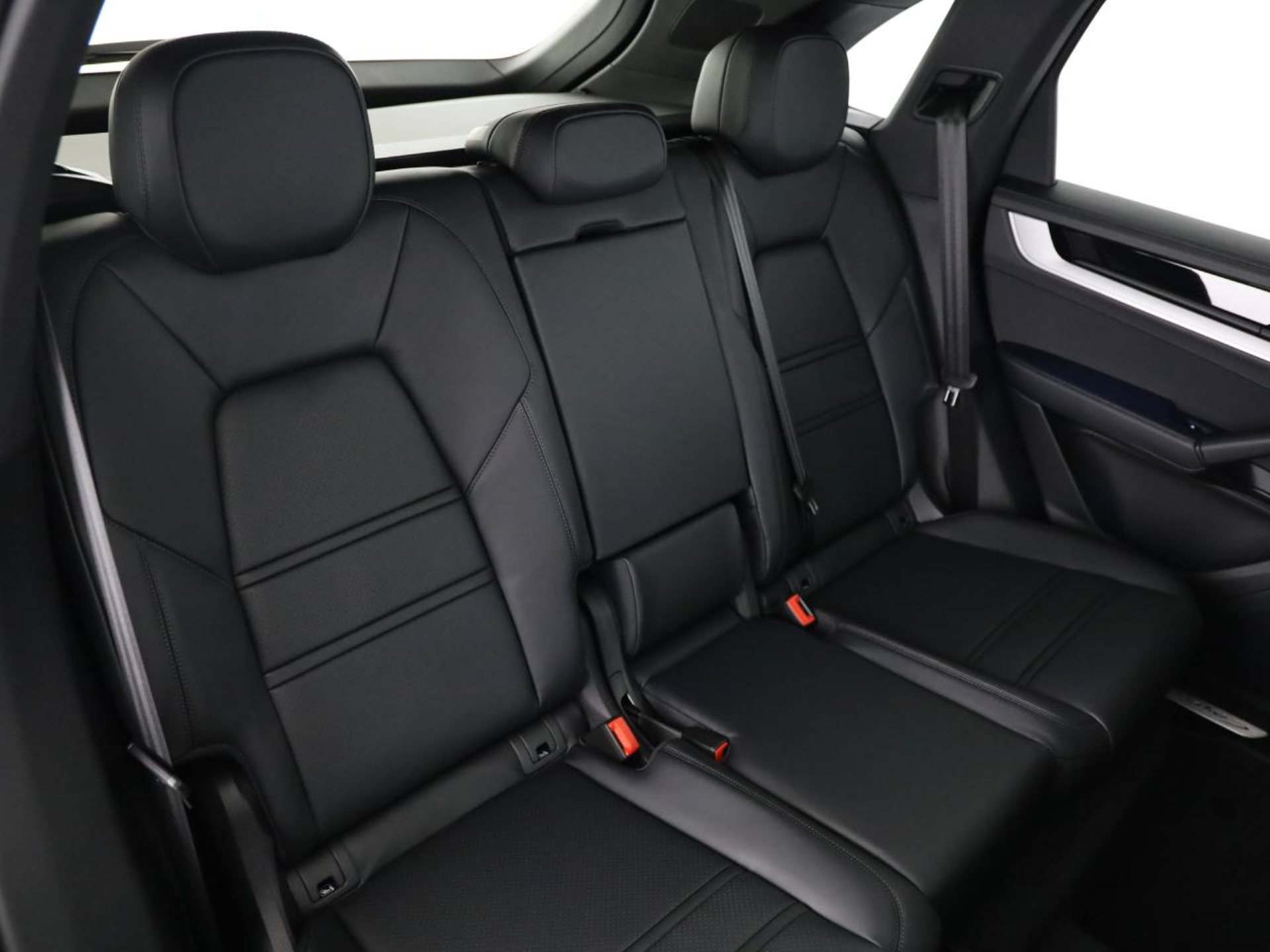 PORSCHE Cayenne-image-14