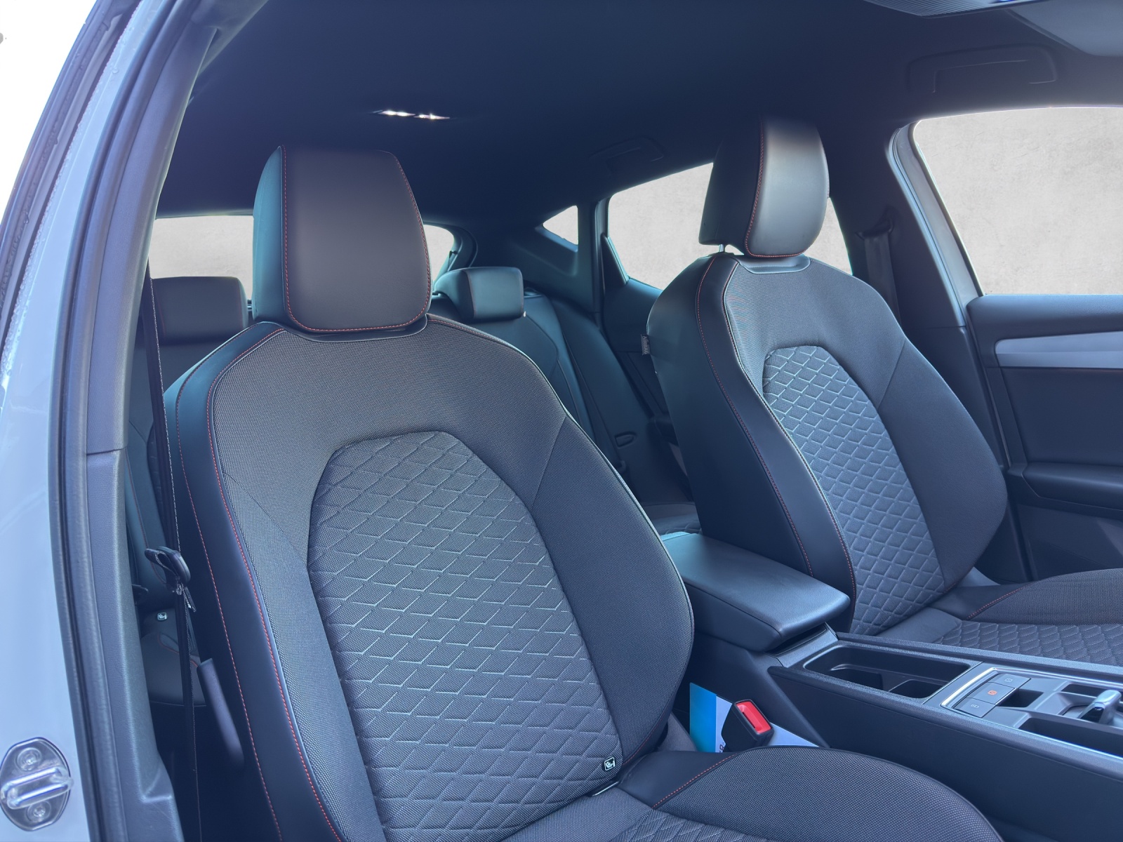 SEAT Leon 1.4 eHybrid pHEV DSG FR-image-9