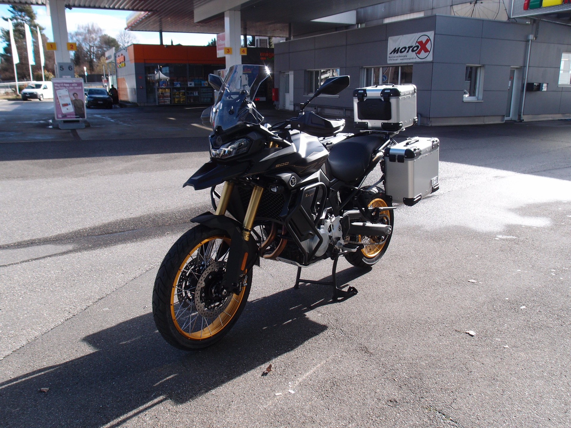 VOGE 900 DSX-image-4