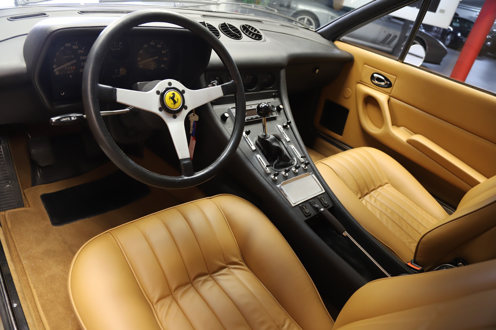 FERRARI 365 GT4 2+2-image-5