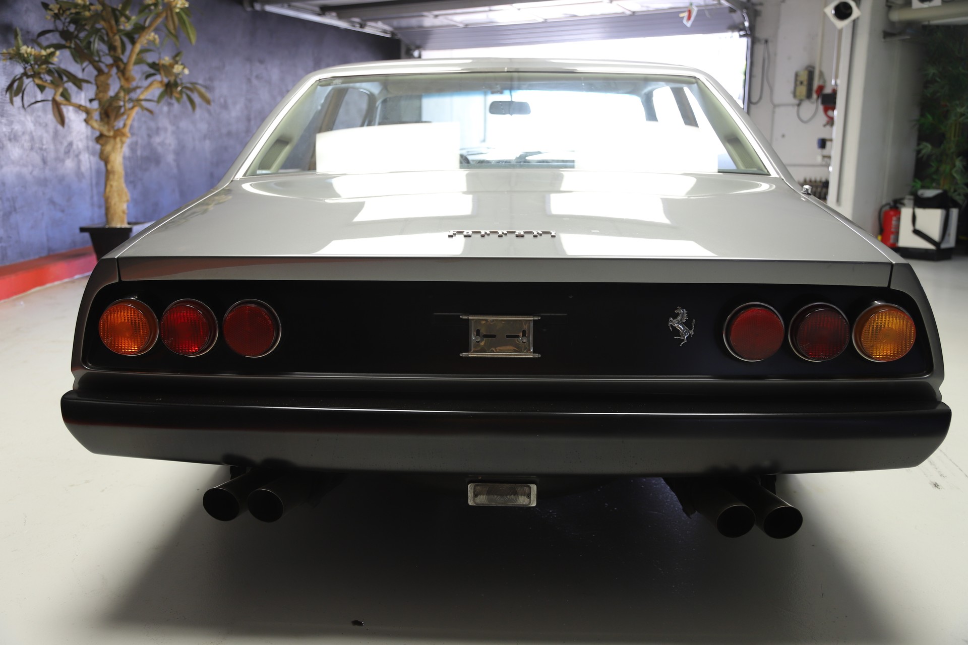 FERRARI 365 GT4 2+2-image-3