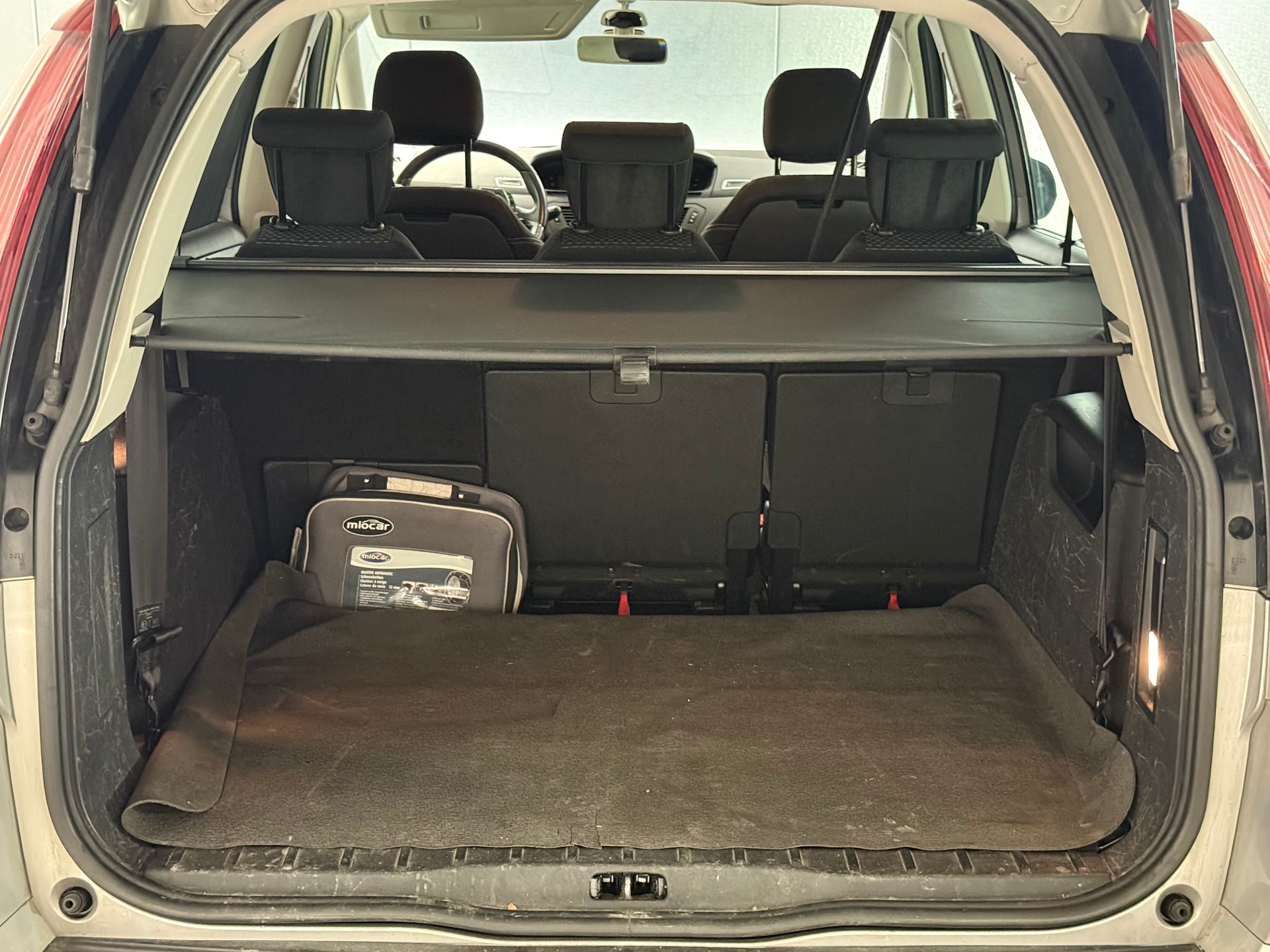 CITROEN Grand C4 Picasso 2.0 HDI Dynamique-image-14