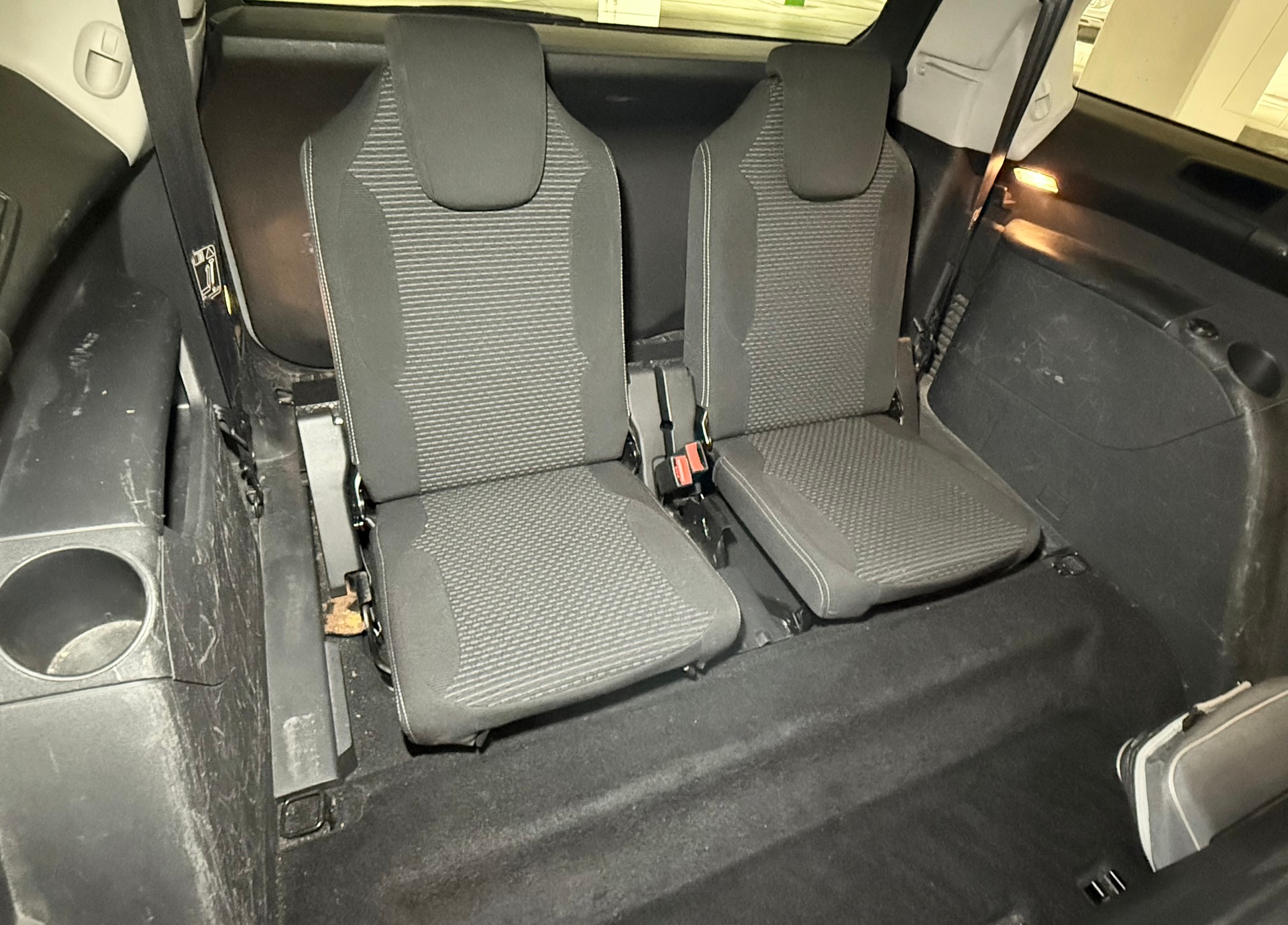 CITROEN Grand C4 Picasso 2.0 HDI Dynamique-image-13