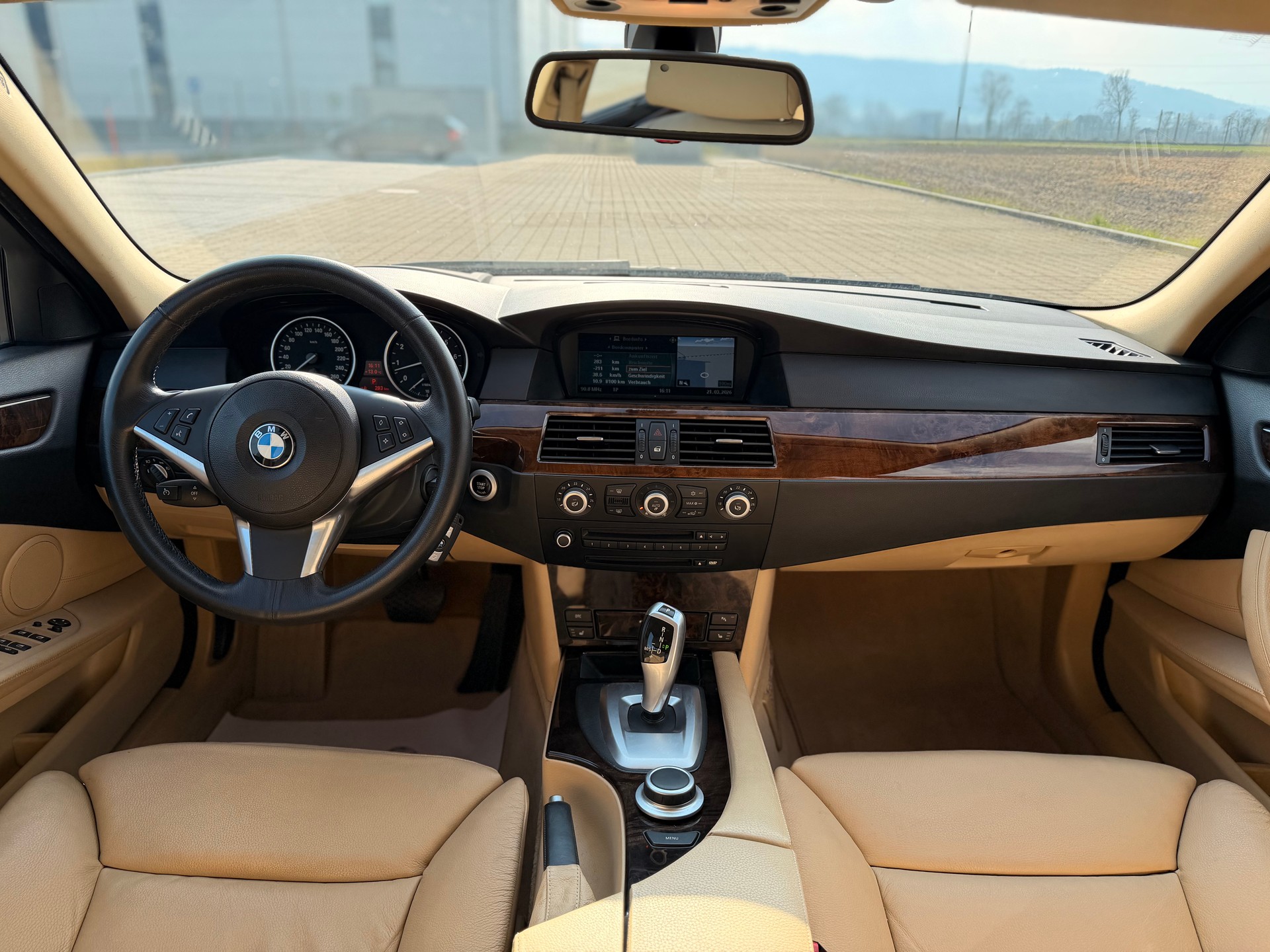 BMW 530xi Steptronic-image-14