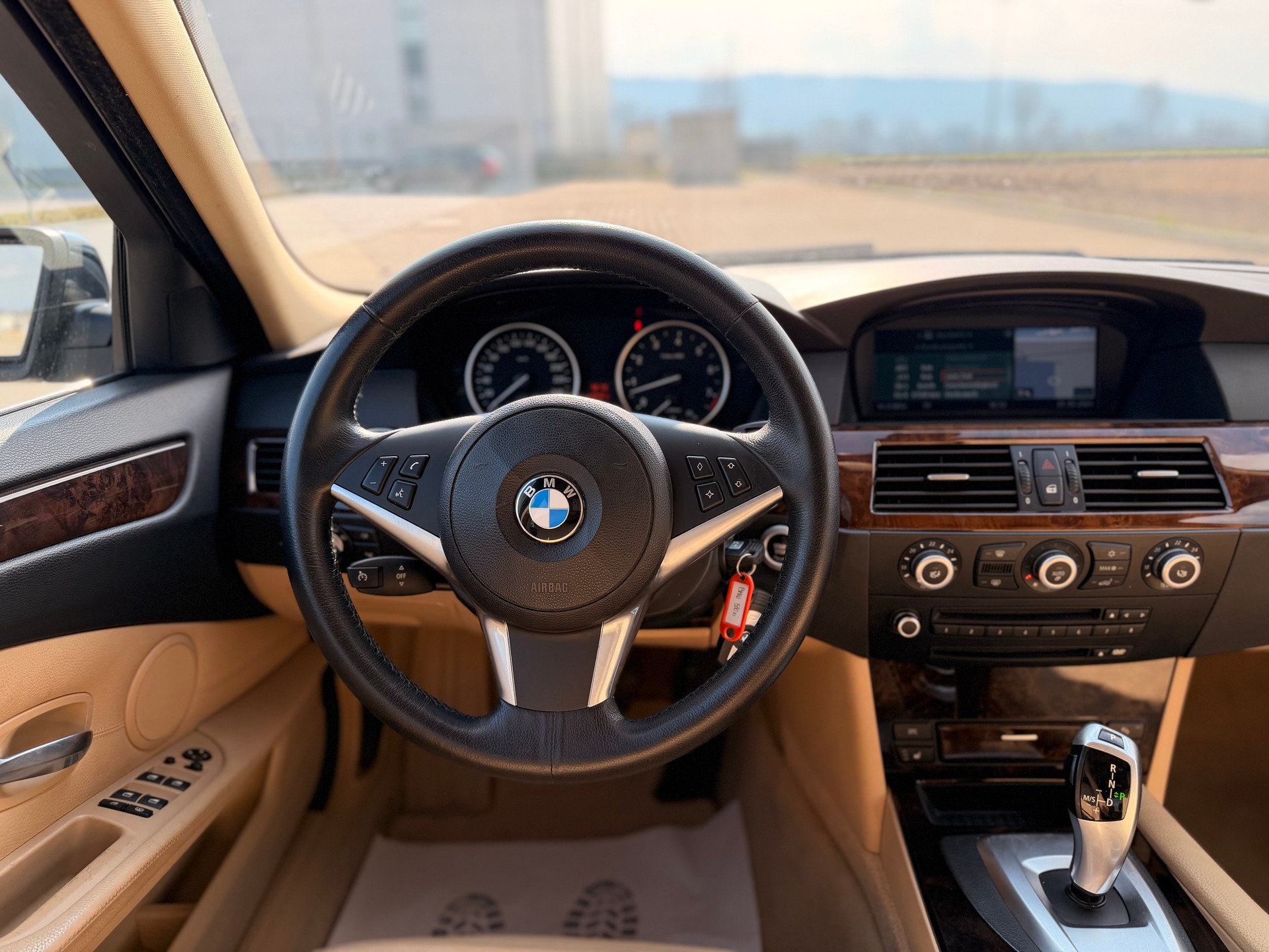 BMW 530xi Steptronic-image-15