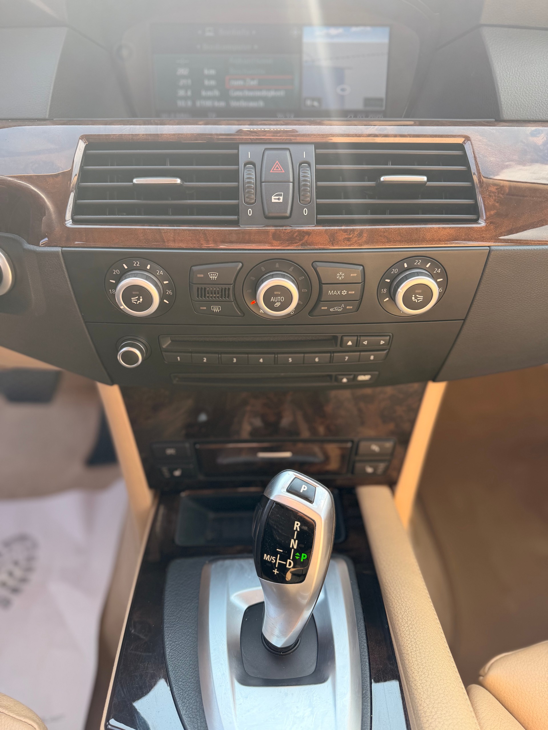 BMW 530xi Steptronic-image-23