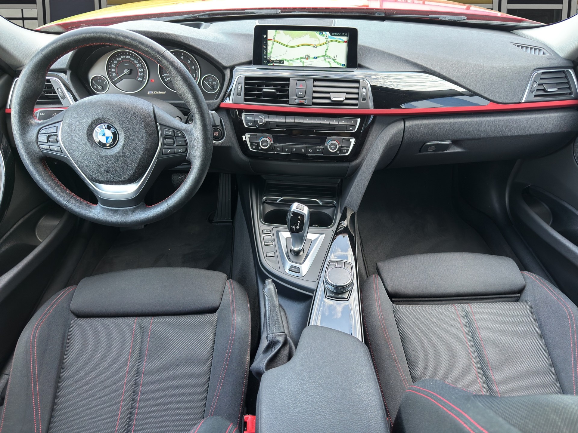 BMW 330e iPerformance Sport Line Steptronic-image-10