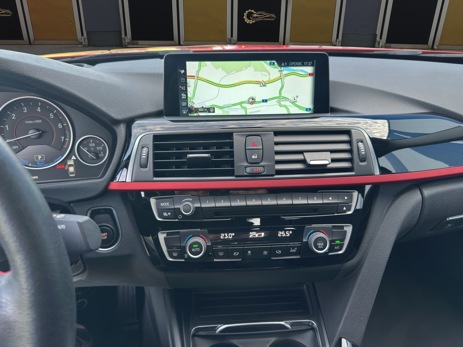 BMW 330e iPerformance Sport Line Steptronic-image-14