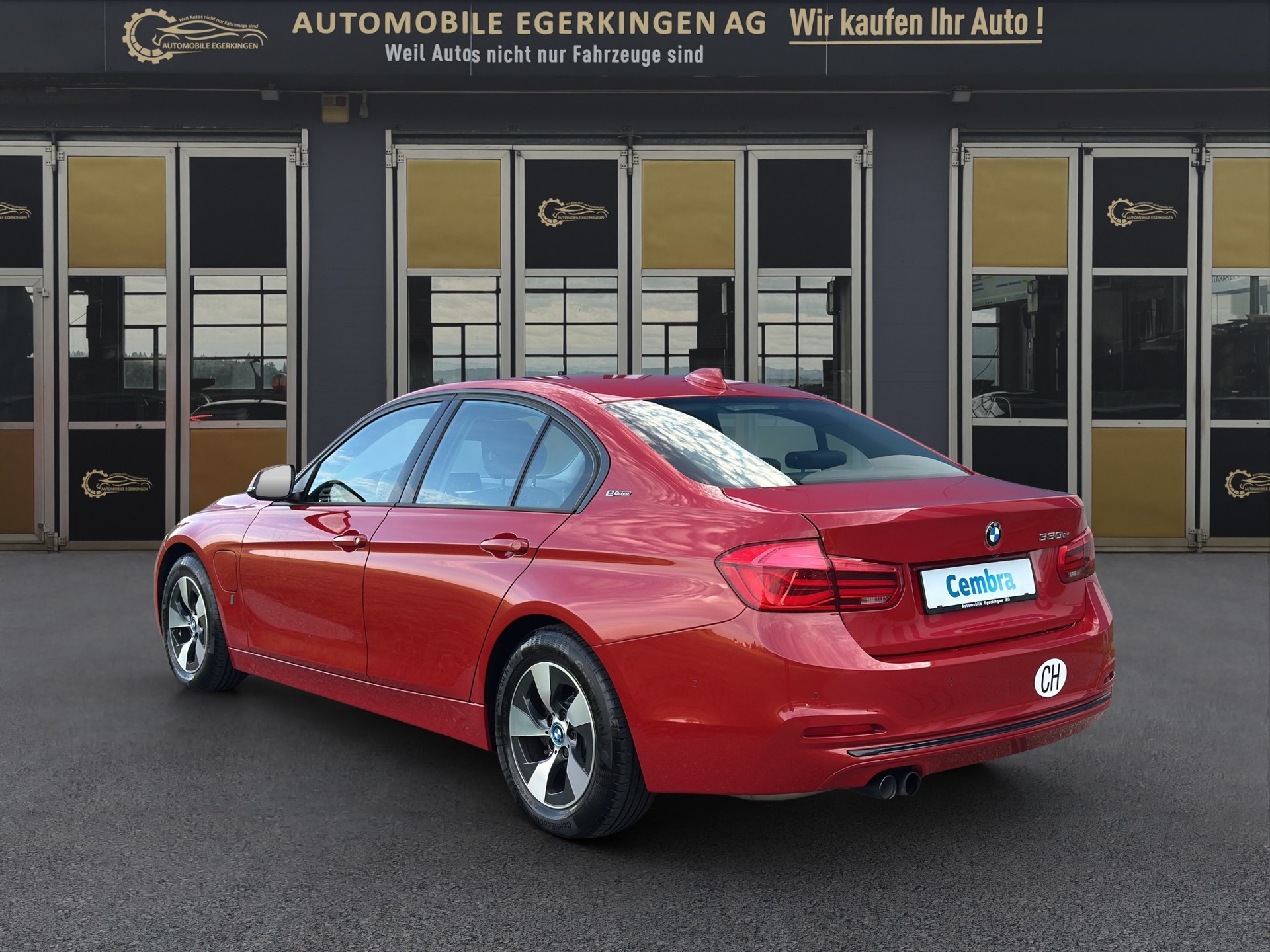 BMW 330e iPerformance Sport Line Steptronic-image-6
