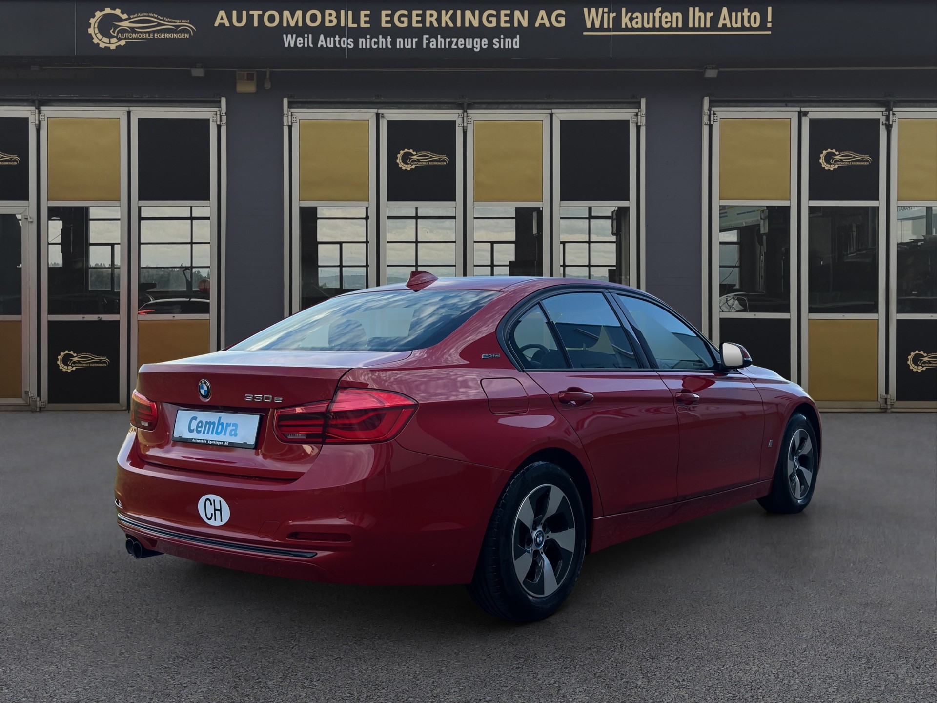 BMW 330e iPerformance Sport Line Steptronic-image-4