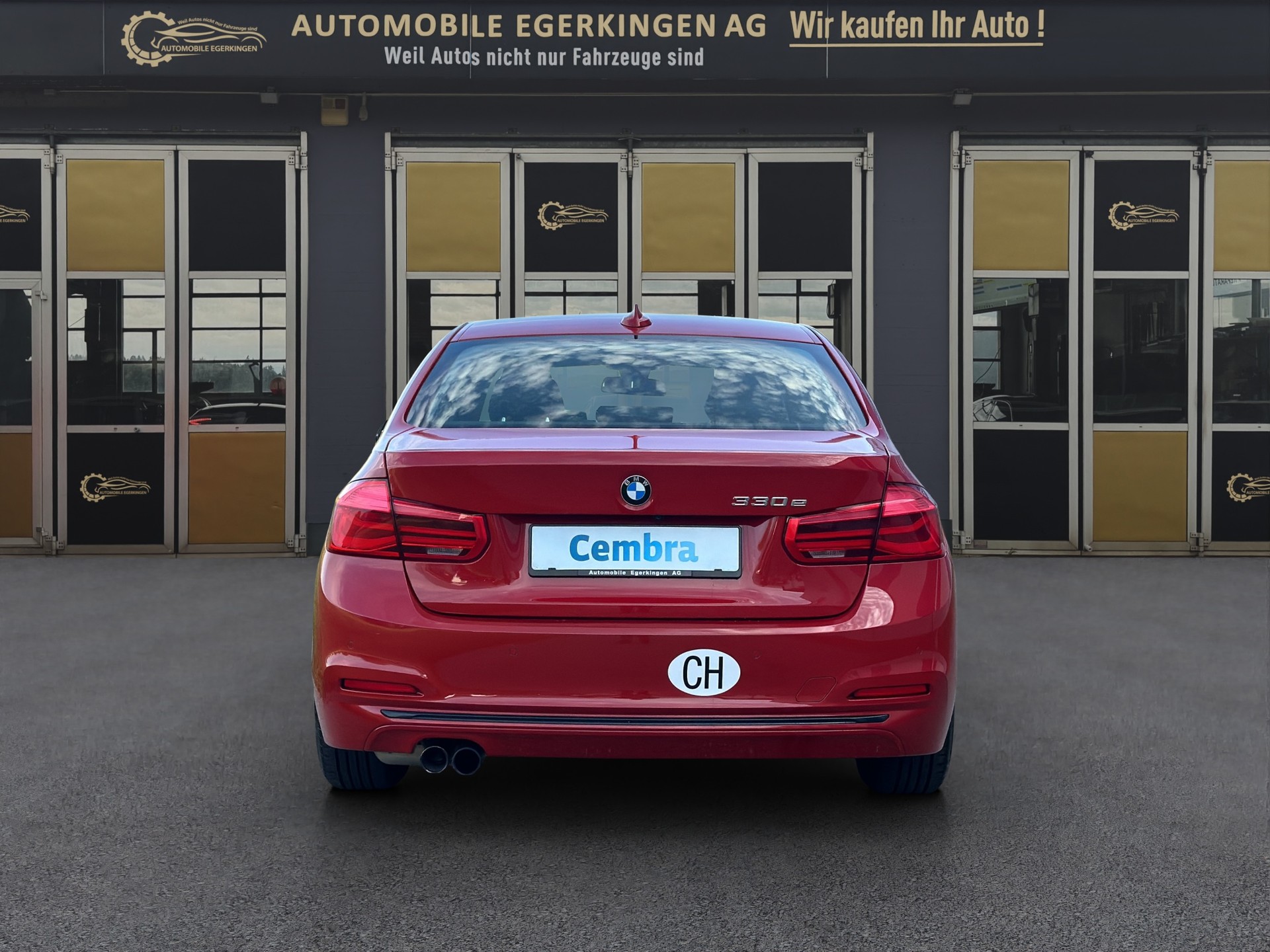 BMW 330e iPerformance Sport Line Steptronic-image-5