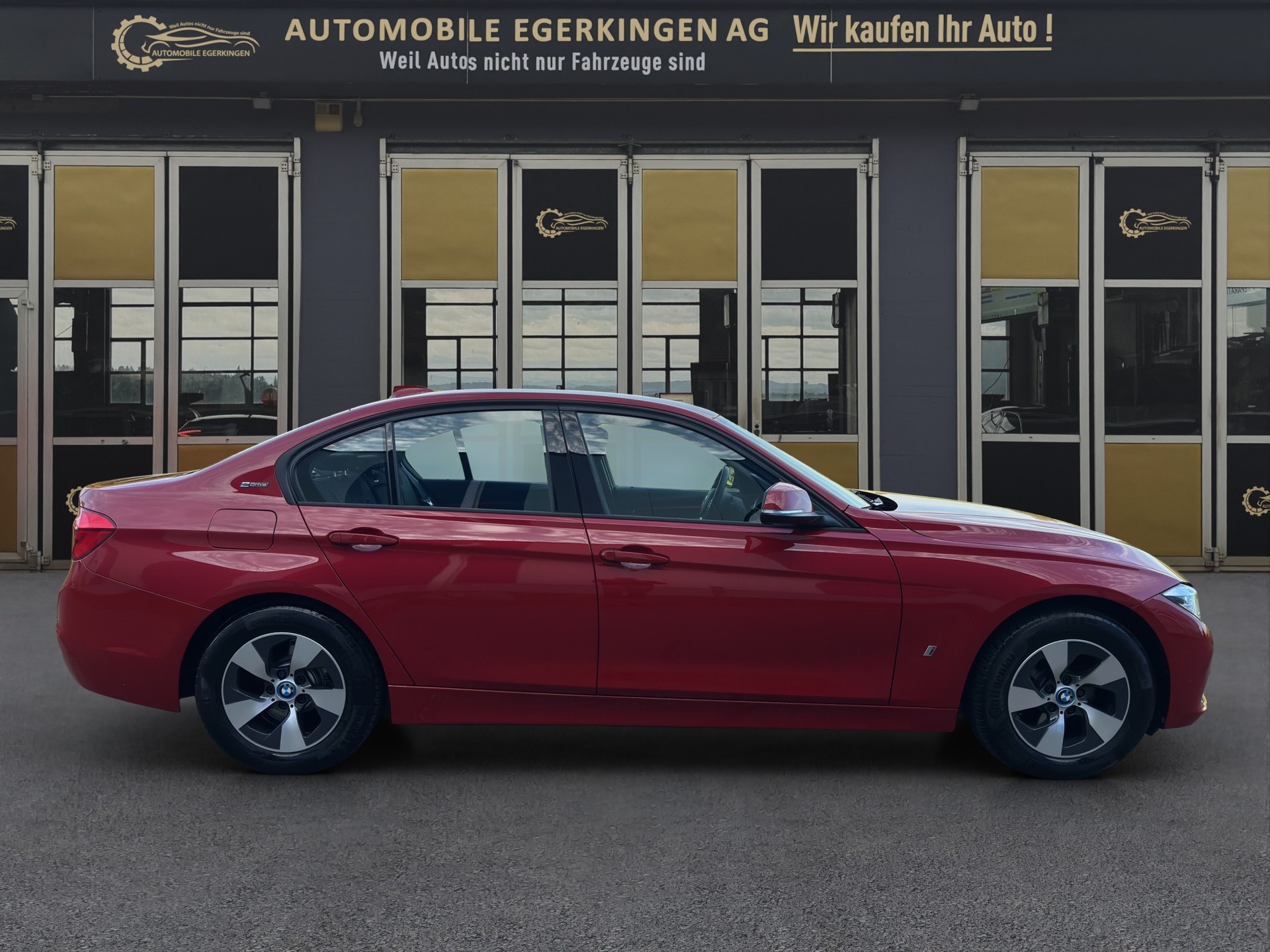 BMW 330e iPerformance Sport Line Steptronic-image-3
