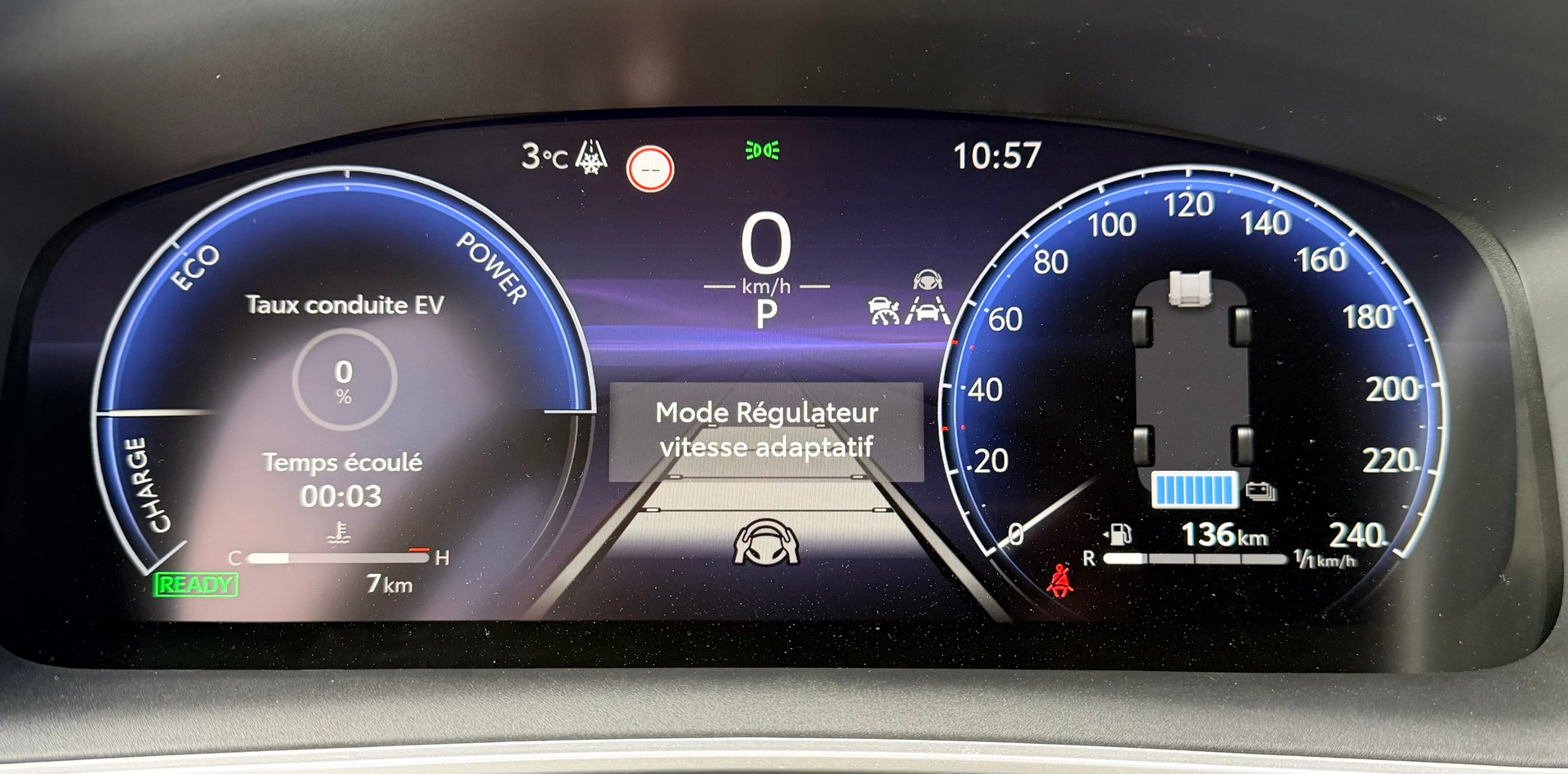 TOYOTA Corolla Cross 2.0 4WD Trend e-CVT-image-16