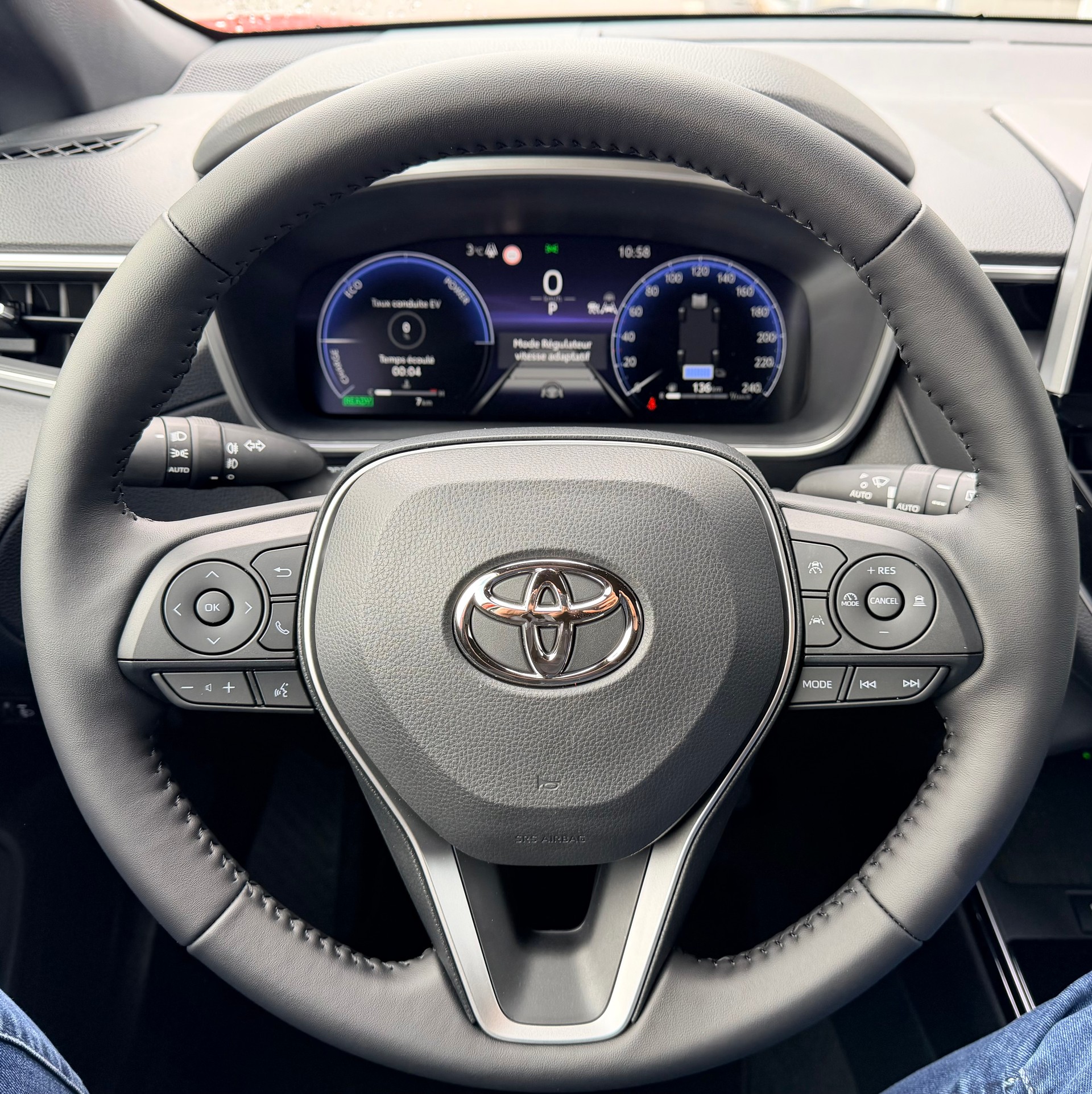 TOYOTA Corolla Cross 2.0 4WD Trend e-CVT-image-17
