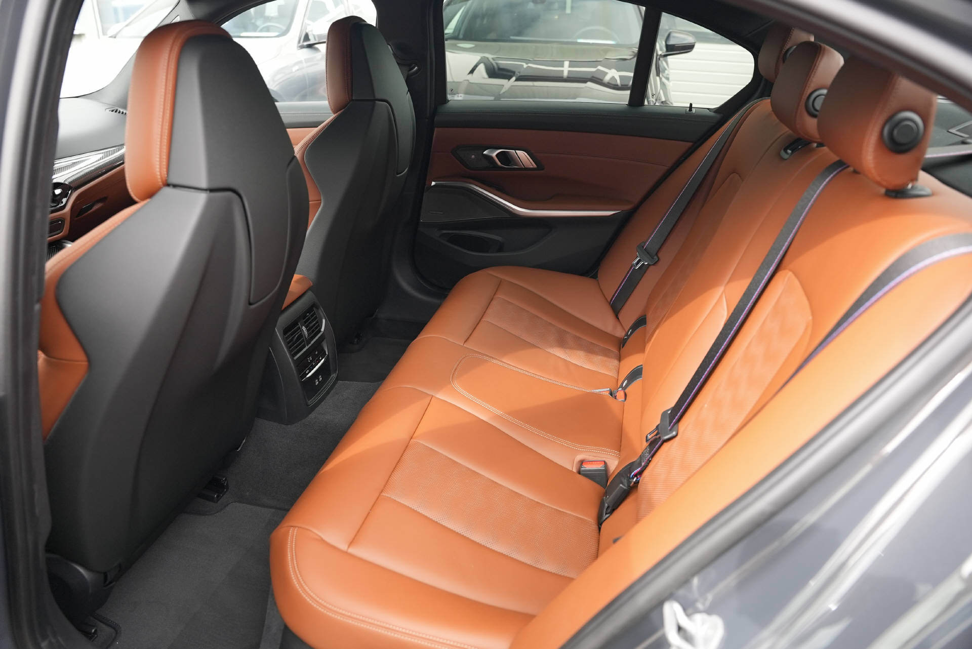 BMW M3 Competition M xDrive LCI Dravitgrau-image-10