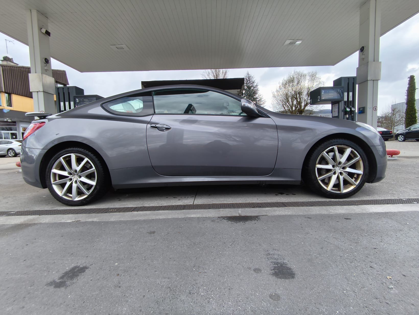 HYUNDAI Genesis 3.8 V6 Automatic-image-4