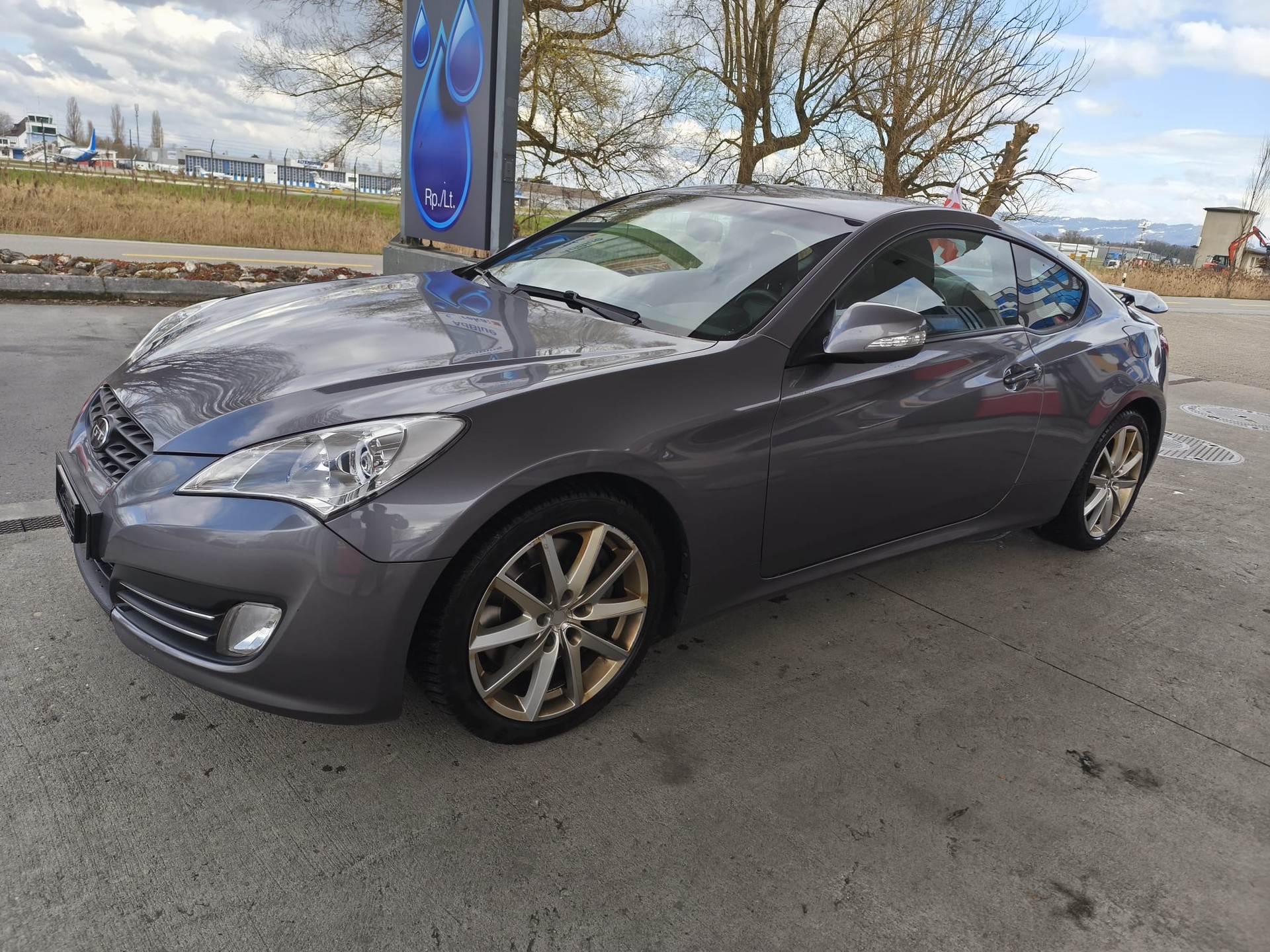 HYUNDAI Genesis 3.8 V6 Automatic-image-1