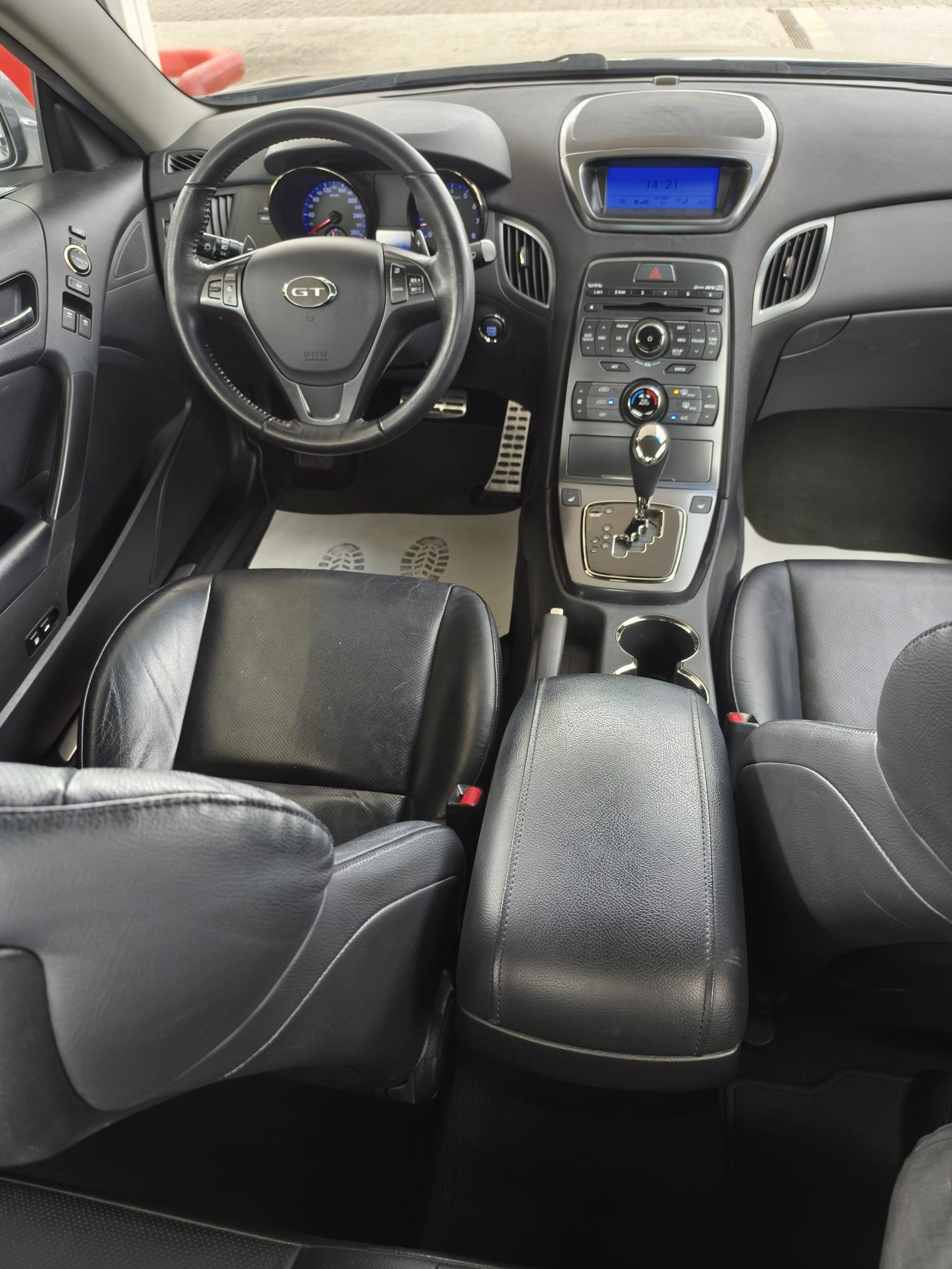 HYUNDAI Genesis 3.8 V6 Automatic-image-13
