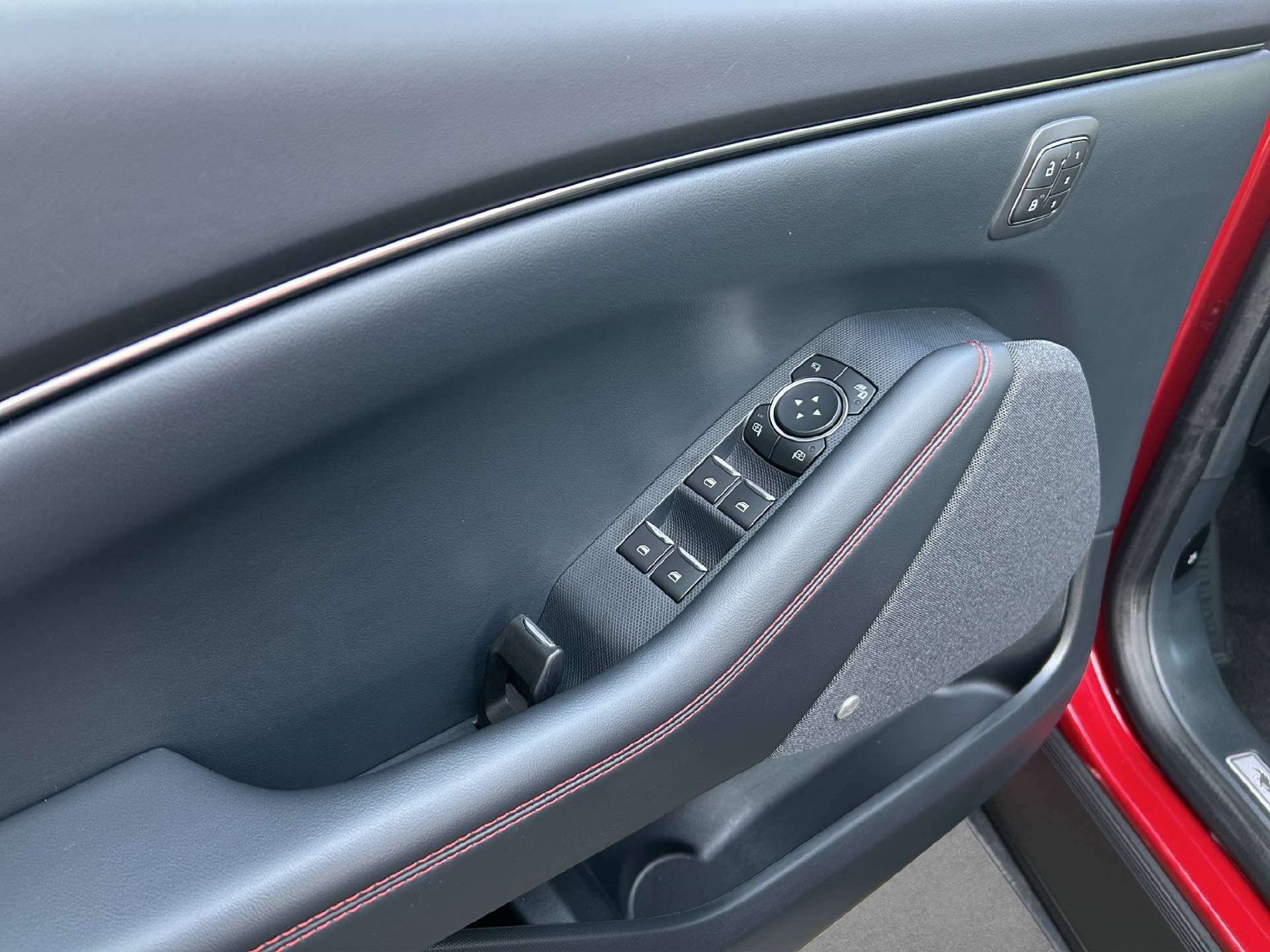 FORD Mustang Mach-E Extended AWD-image-12