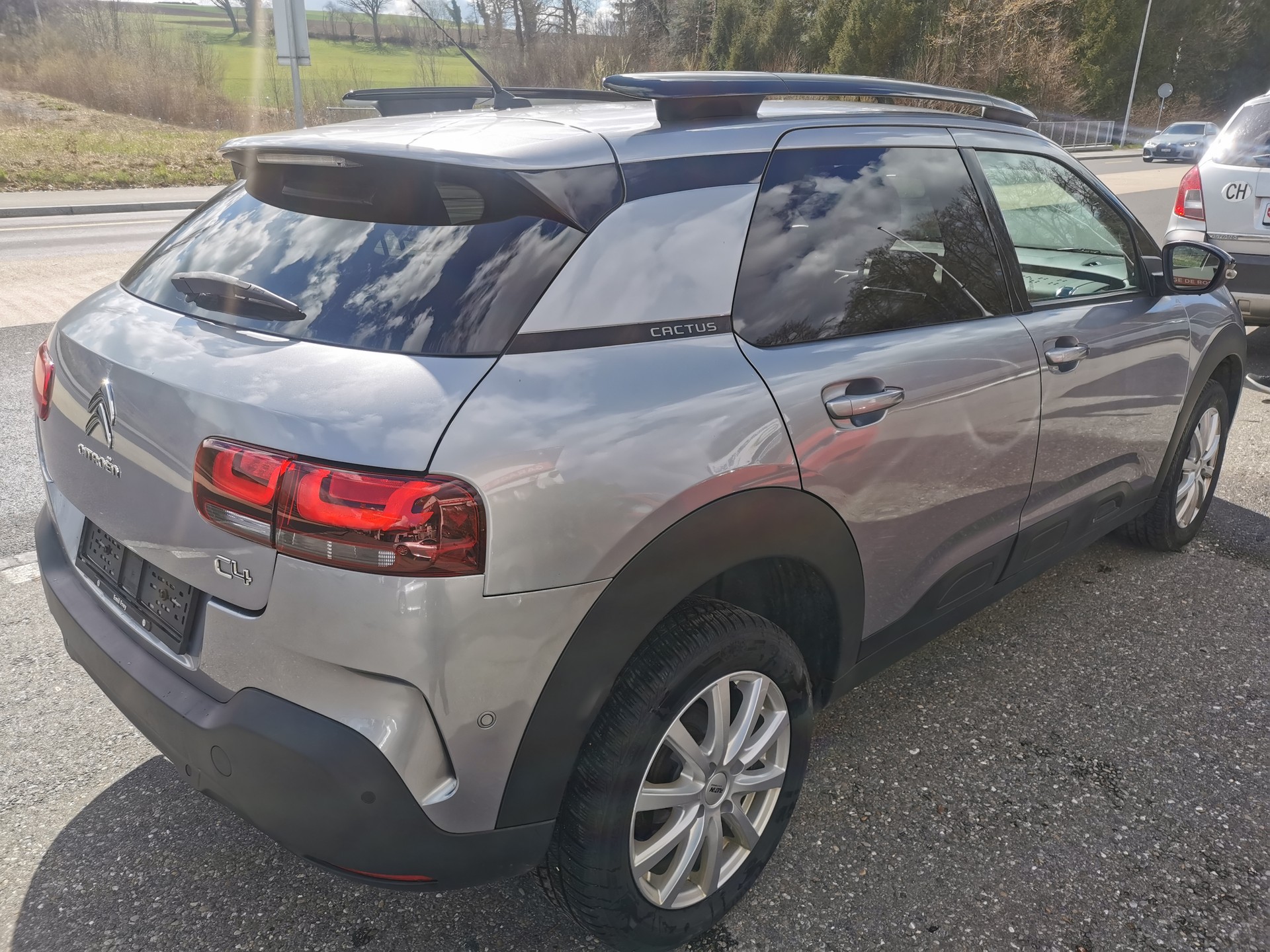 CITROEN C4 Cactus 1.5 Blue HDi Shine EAT6-image-4