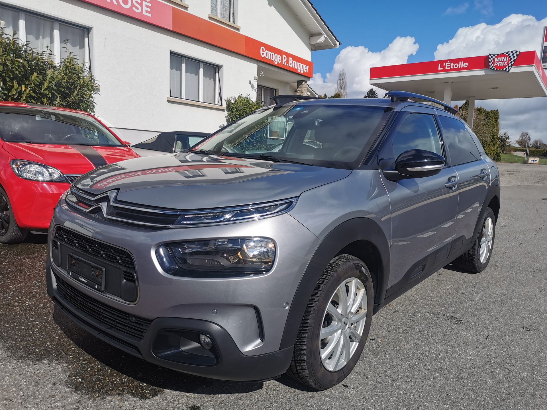 CITROEN C4 Cactus 1.5 Blue HDi Shine EAT6-image-0