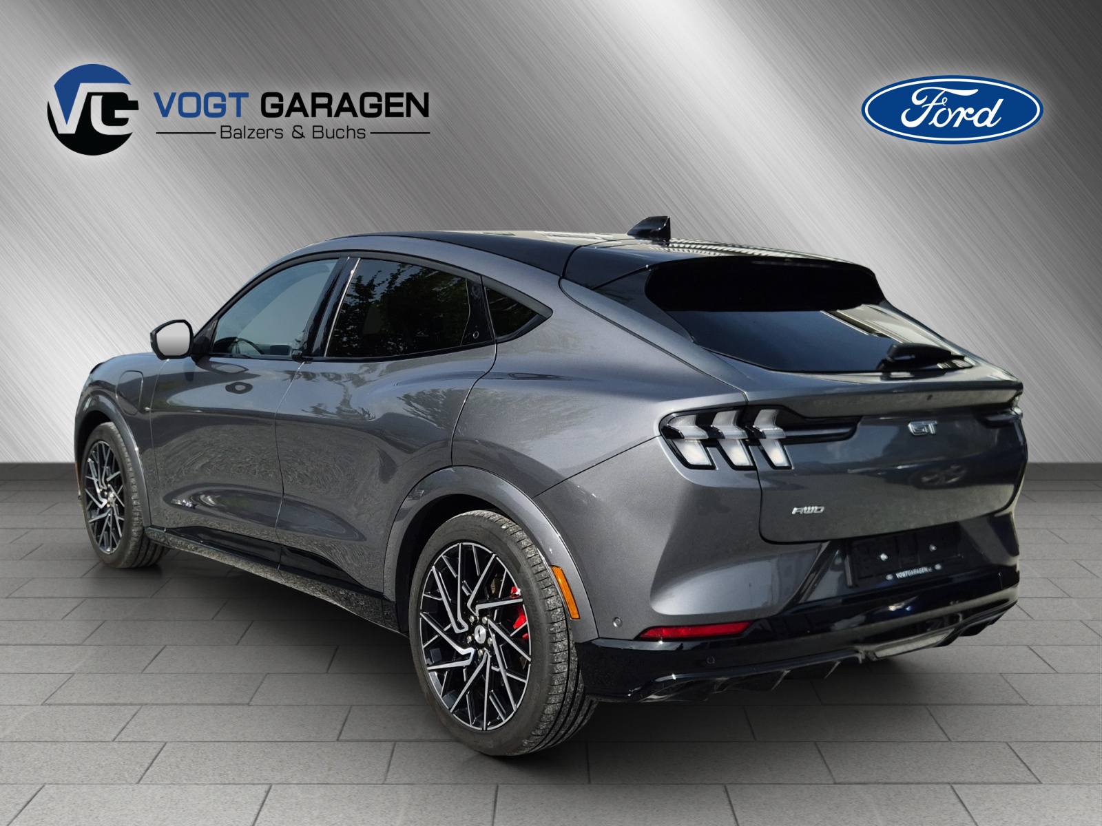 FORD Mustang Mach-E Extended GT AWD-showroom-element-3